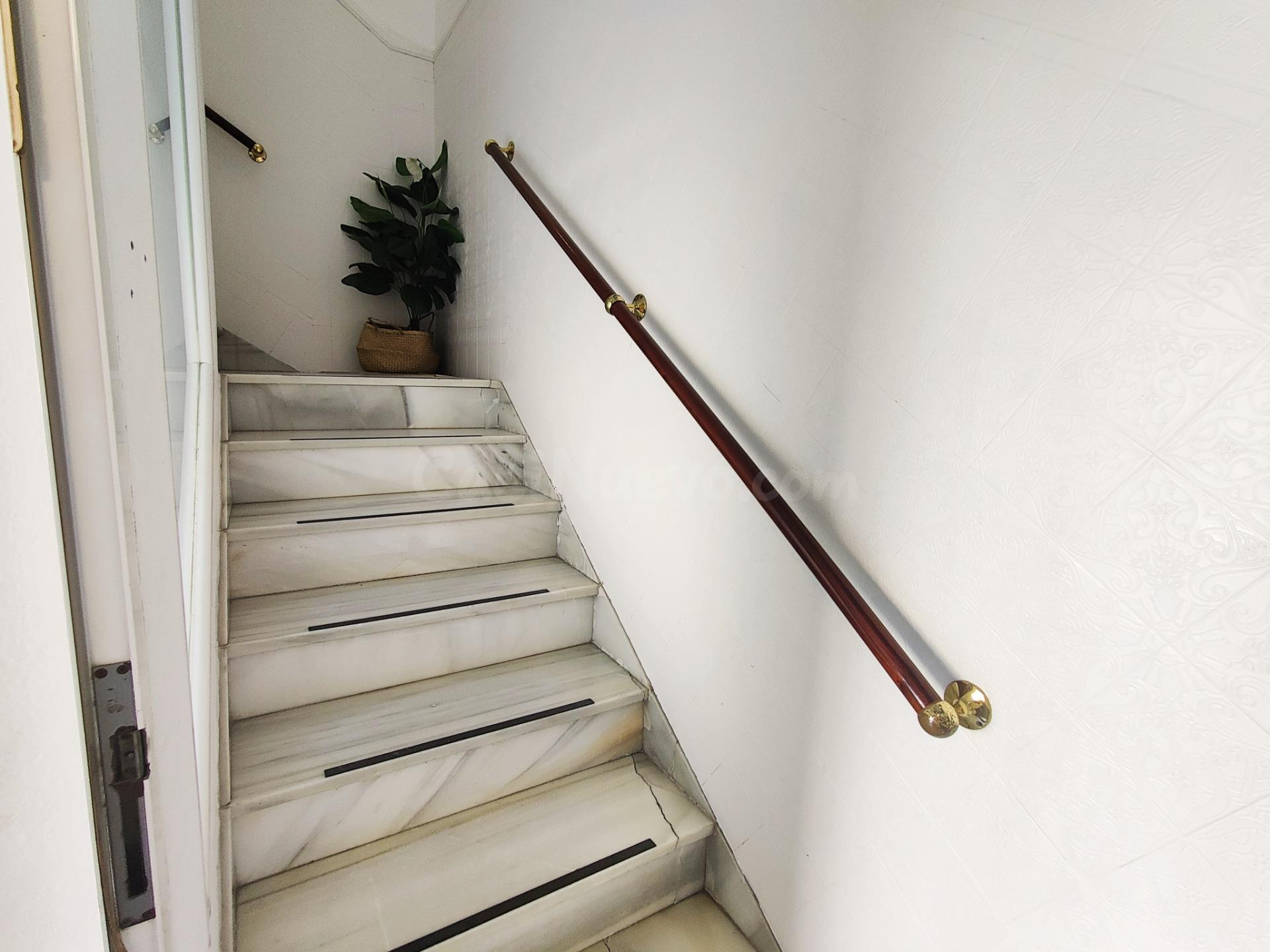 🏢 EXCELENTE LOCAL PROFESIONAL EN ALAMEDA DEL RÍO DANDO A 2 CALLES 🏢 - foto 5