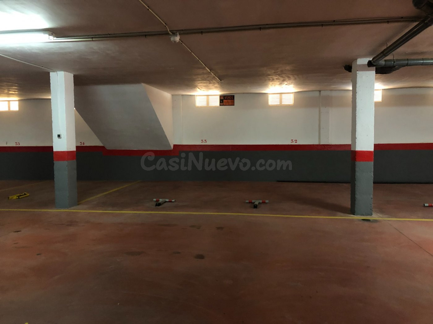 SE VENDE PLAZA DE PARKING EN CAMPOAMOR EN GARAGE CERRADO - foto 2