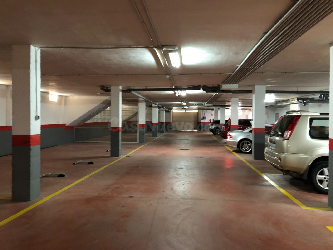 SE VENDE PLAZA DE PARKING EN CAMPOAMOR EN GARAGE CERRADO - foto 3