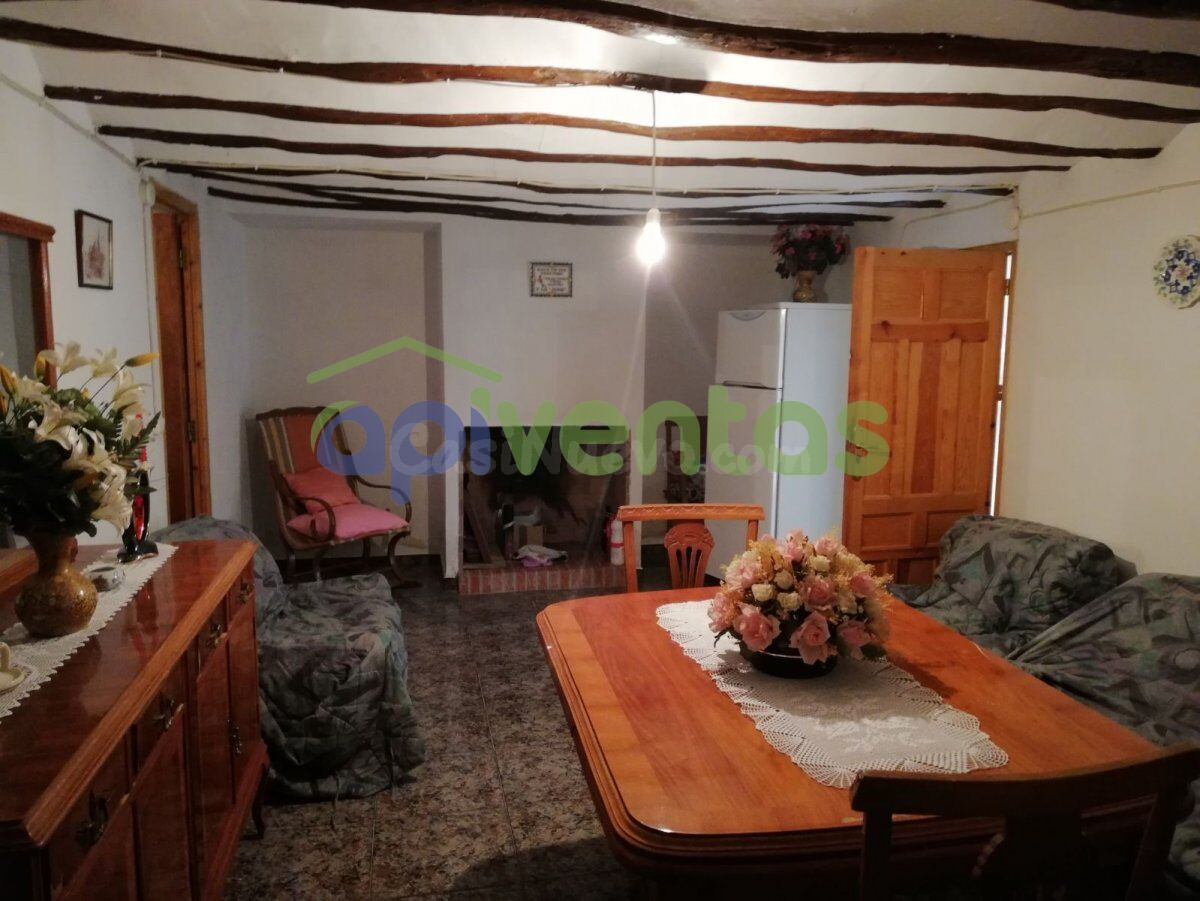 Casa con terreno, carretera La Parroquia