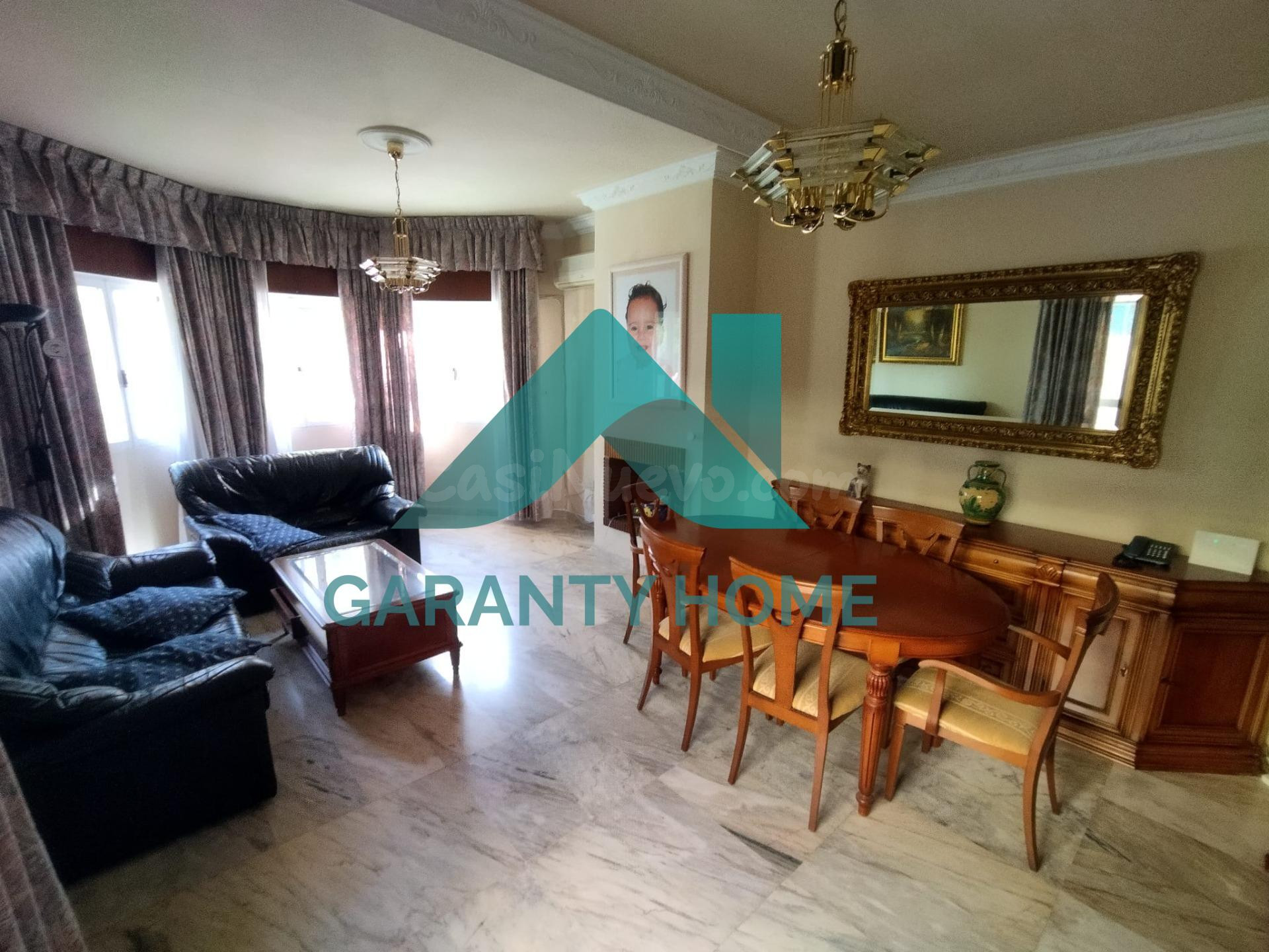 Se VENDE Chalet en zona R-66 - foto 3