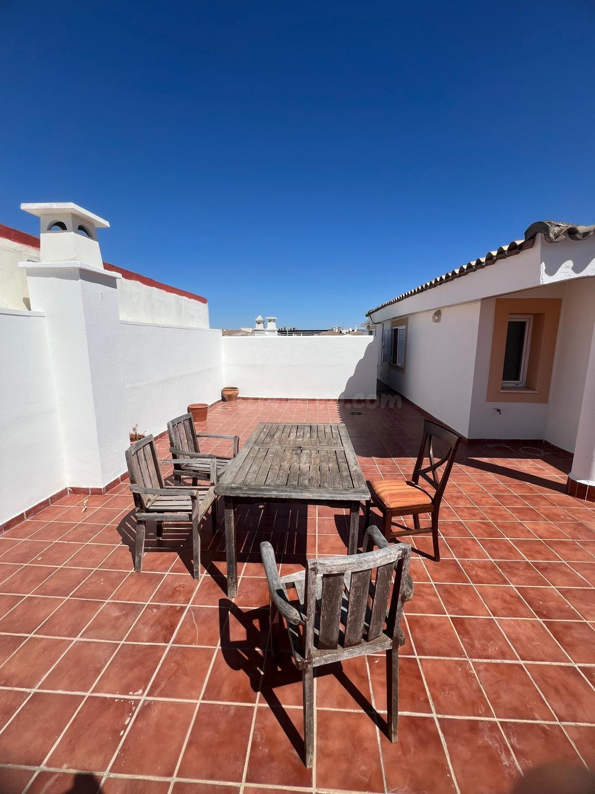 ATICO - DUPLEX PISCINA Y PLAZA DE PARKING. TERRAZA PRIVADA 130M2. - foto 2
