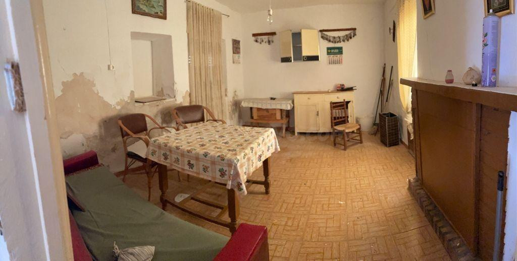 🏡 ¡Oportunidad única en Puebla de Almenara, Cuenca! - foto 2