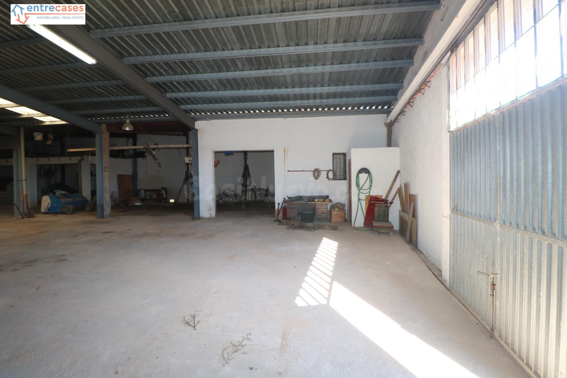 NAVE INDUSTRIAL EN LOS CORRALES DE UTIEL CON 493MTS - foto 2
