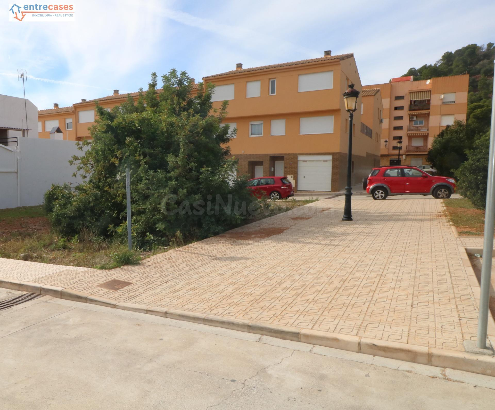 ¡Construye tu hogar en Petrés! Parcela urbana única, da a 2 