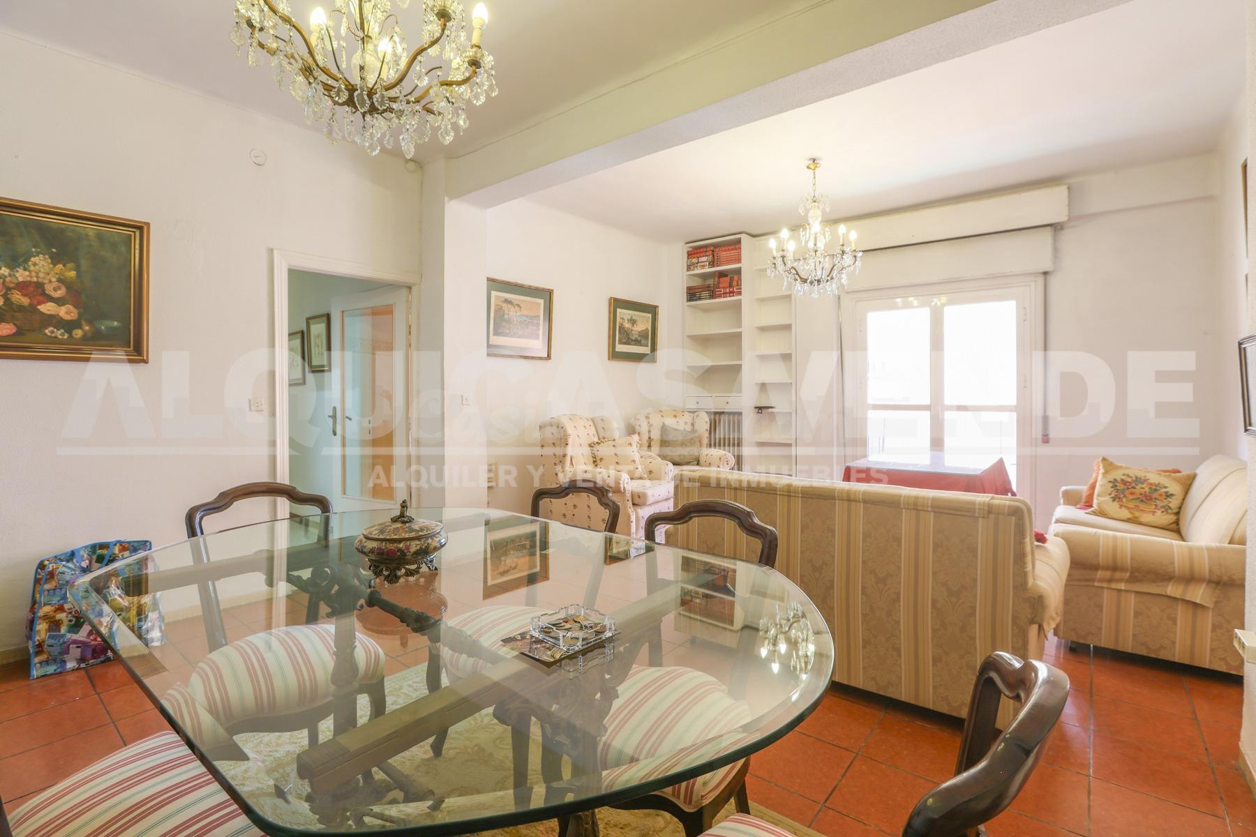 Centro-Plaza de Armas. Excelente vivienda de techos altos y exterior. Garaje incluido. - foto 5