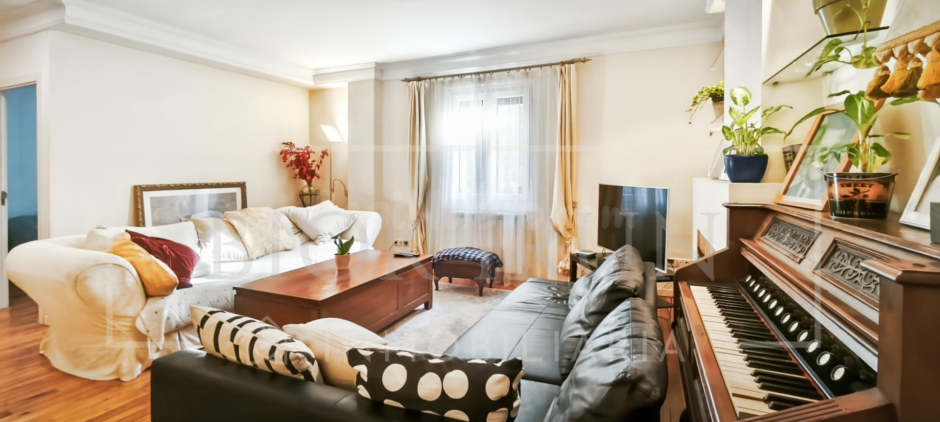 Vivienda muy amplia en pleno centro de Irún con ascensor – lujo de espacio y comodidad - foto 3