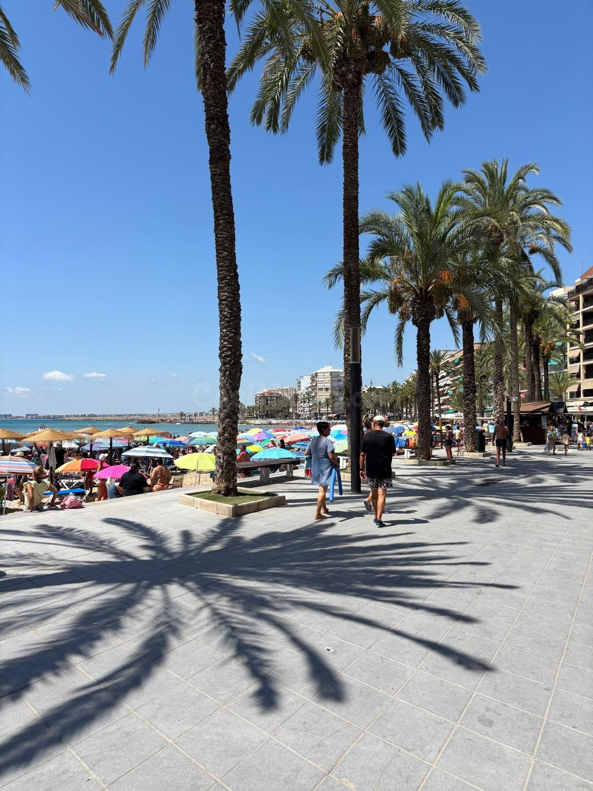 🌊 Vivienda en Primera Línea de la Playa del Cura – 3 Dormitorios y 2 Baños