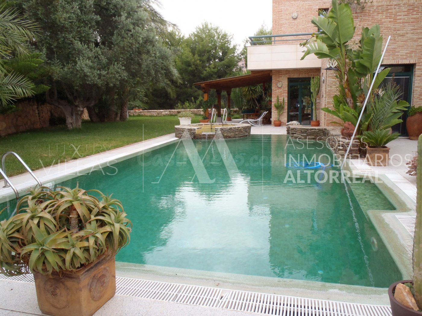 VILLA DE LUJO EN ALTORREAL - foto 2