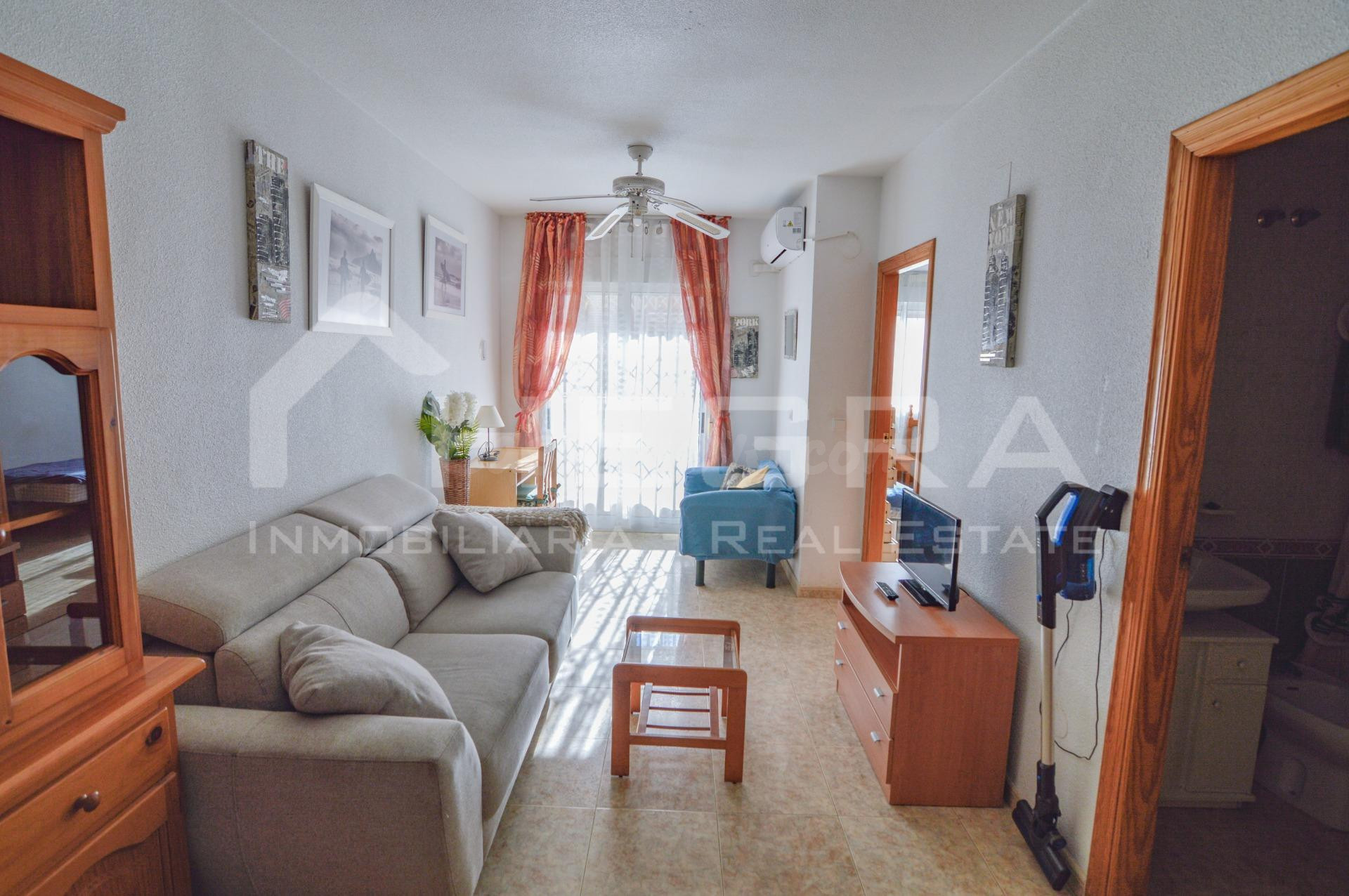 ✨ Se alquila piso de 1 dormitorio en Calle Blasco Ibáñez, Torrevieja, a tan solo 300 metros de la Playa del Cura y del paseo marítimo.