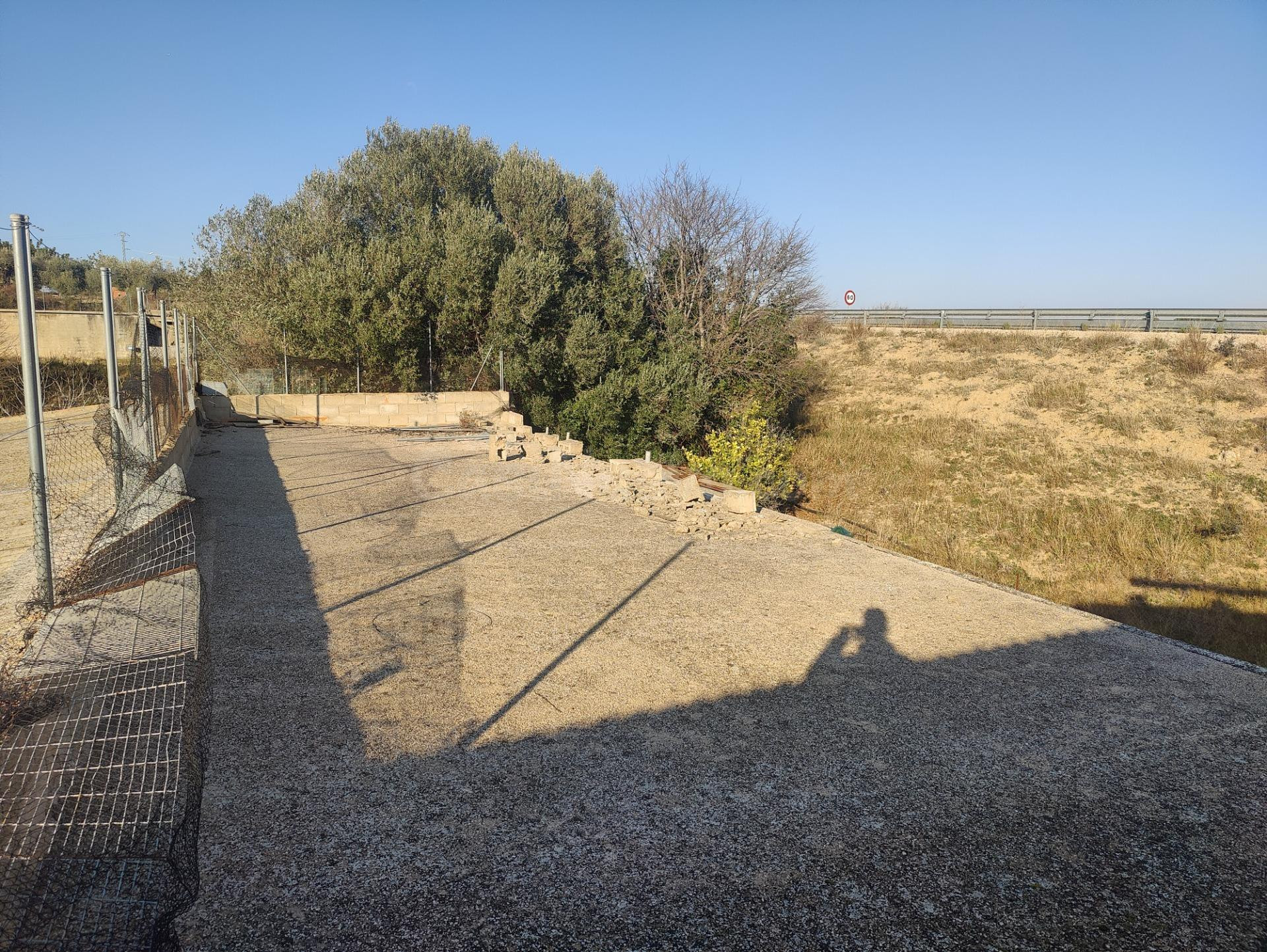 Nave en Macastre - foto 5