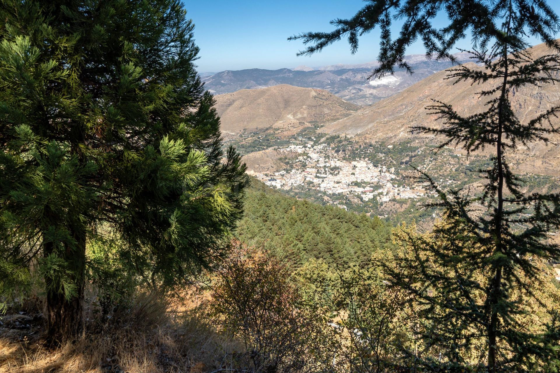 Venta de 2 casas en 1 en Güéjar Sierra (Granada) muy cerca de las pistas de esquí de Sierra Nevada