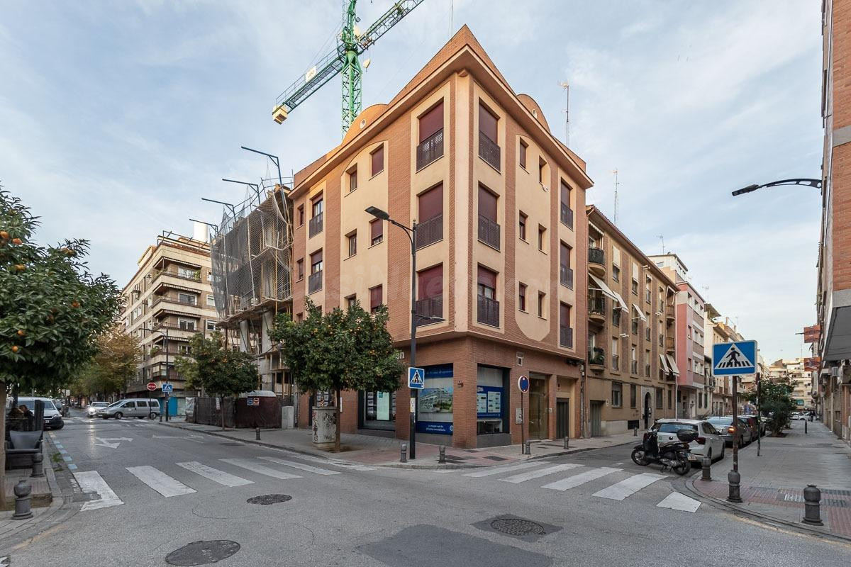 MAGNIFICA PLAZA DE GARAJE EN BARRIO FIGARES - JUNTO A CALLE ALHAMAR