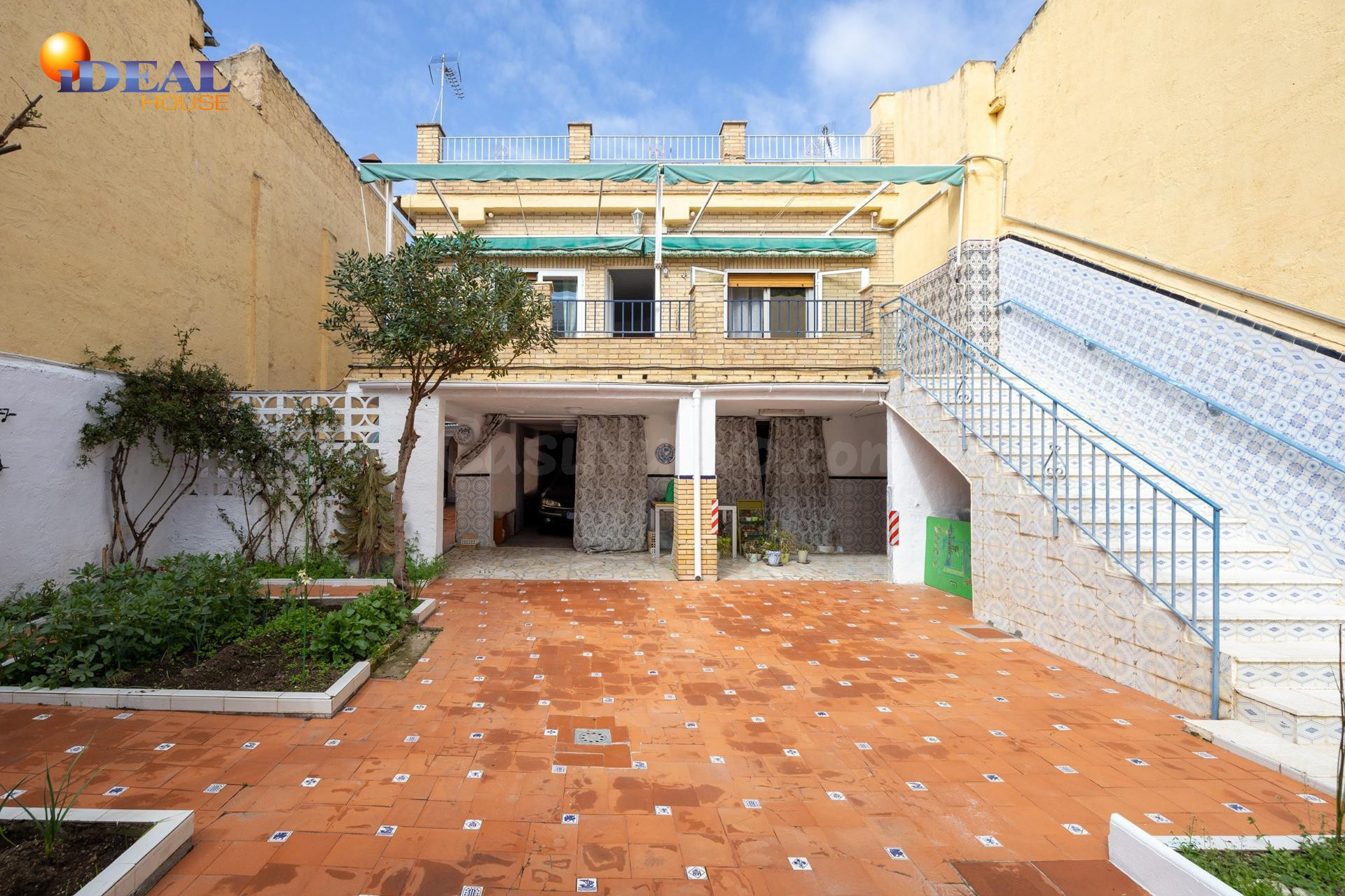 CASA EN PLENO CENTRO DE ARMILLA - foto 2