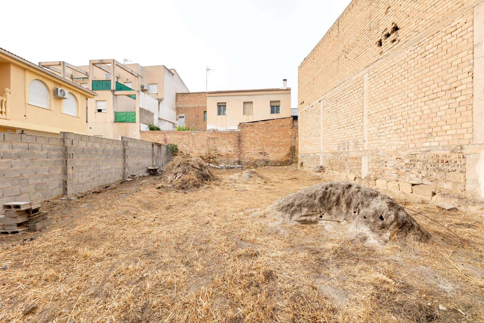 Terreno de 234 m2 totalmente cercado en zona tranquila — ¡Bu - foto 4