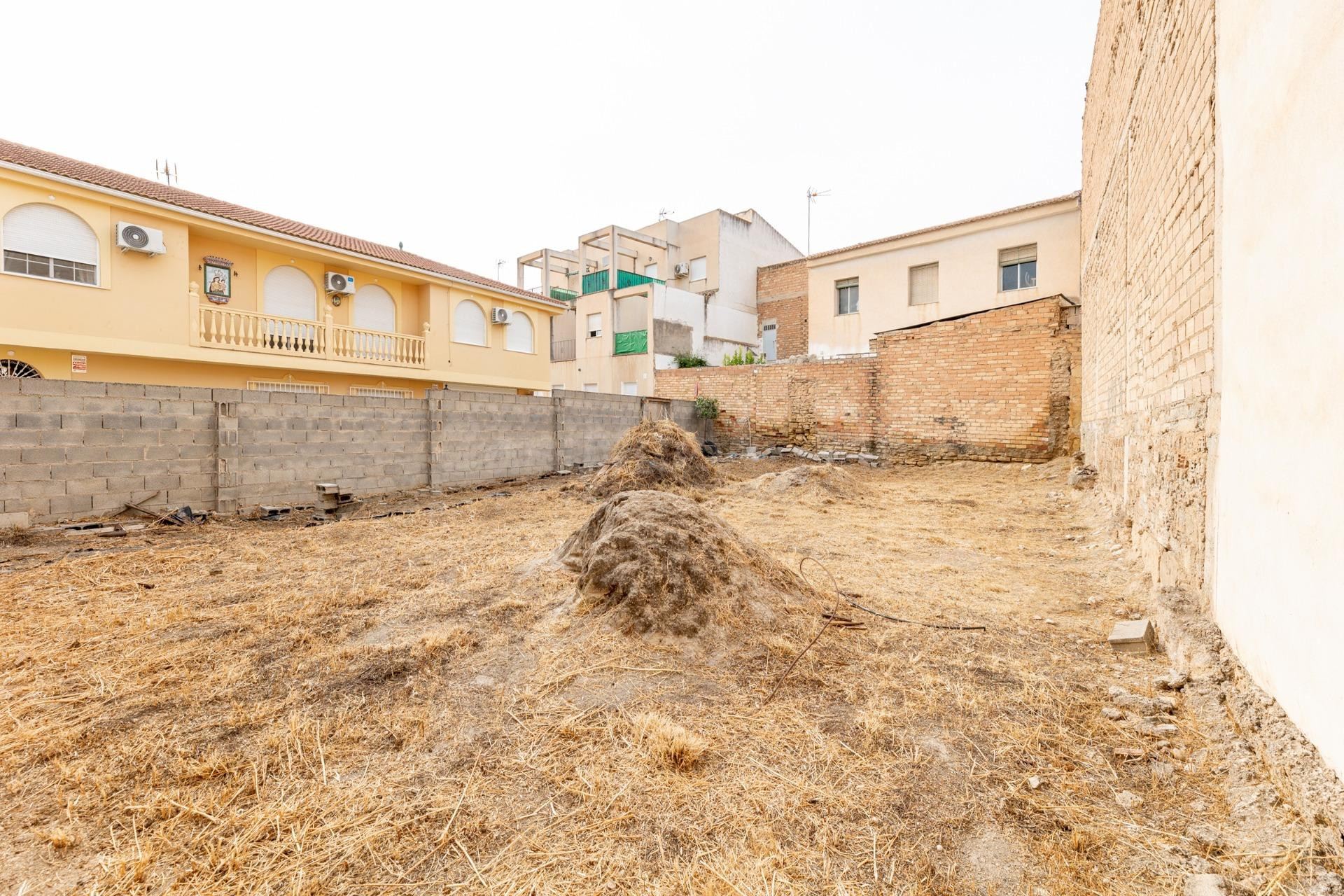 Terreno de 234 m2 totalmente cercado en zona tranquila — ¡Bu - foto 5