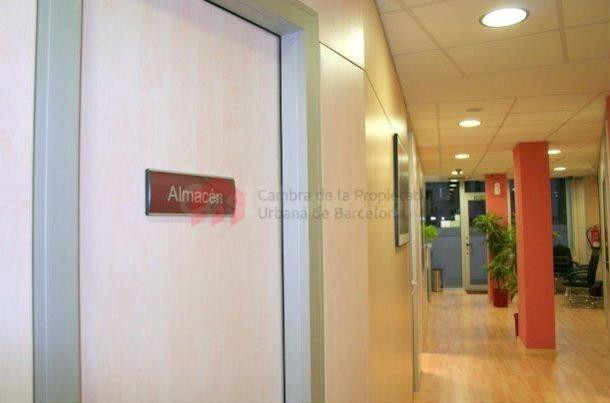 ¡Gran oportunidad! Local de oficinas de 350 m2 en Vallcarca – Lesseps!