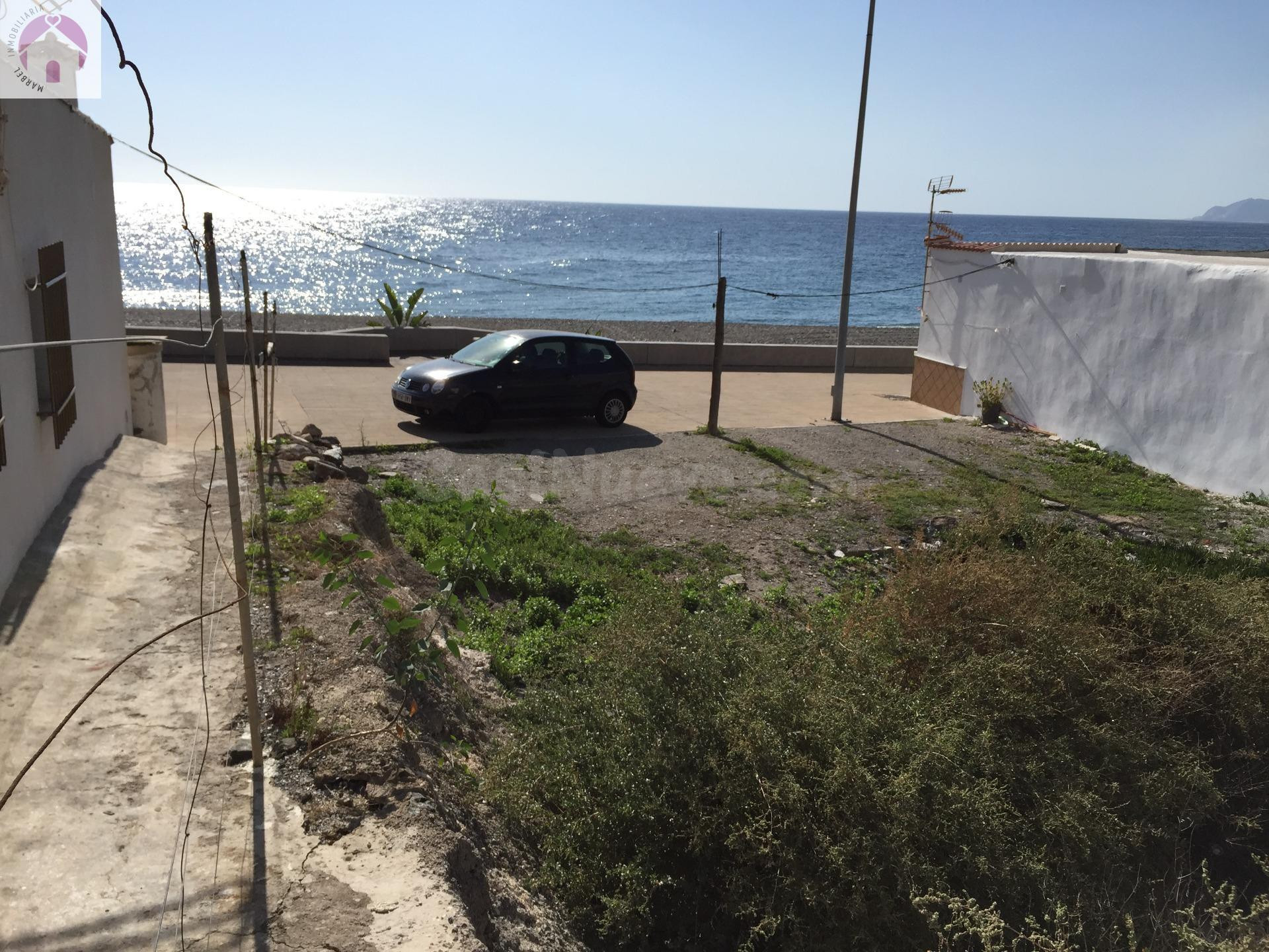 ATENCION PROMOTORES!!! SOLAR EN PRIMERA LINEA DE PLAYA! - foto 3