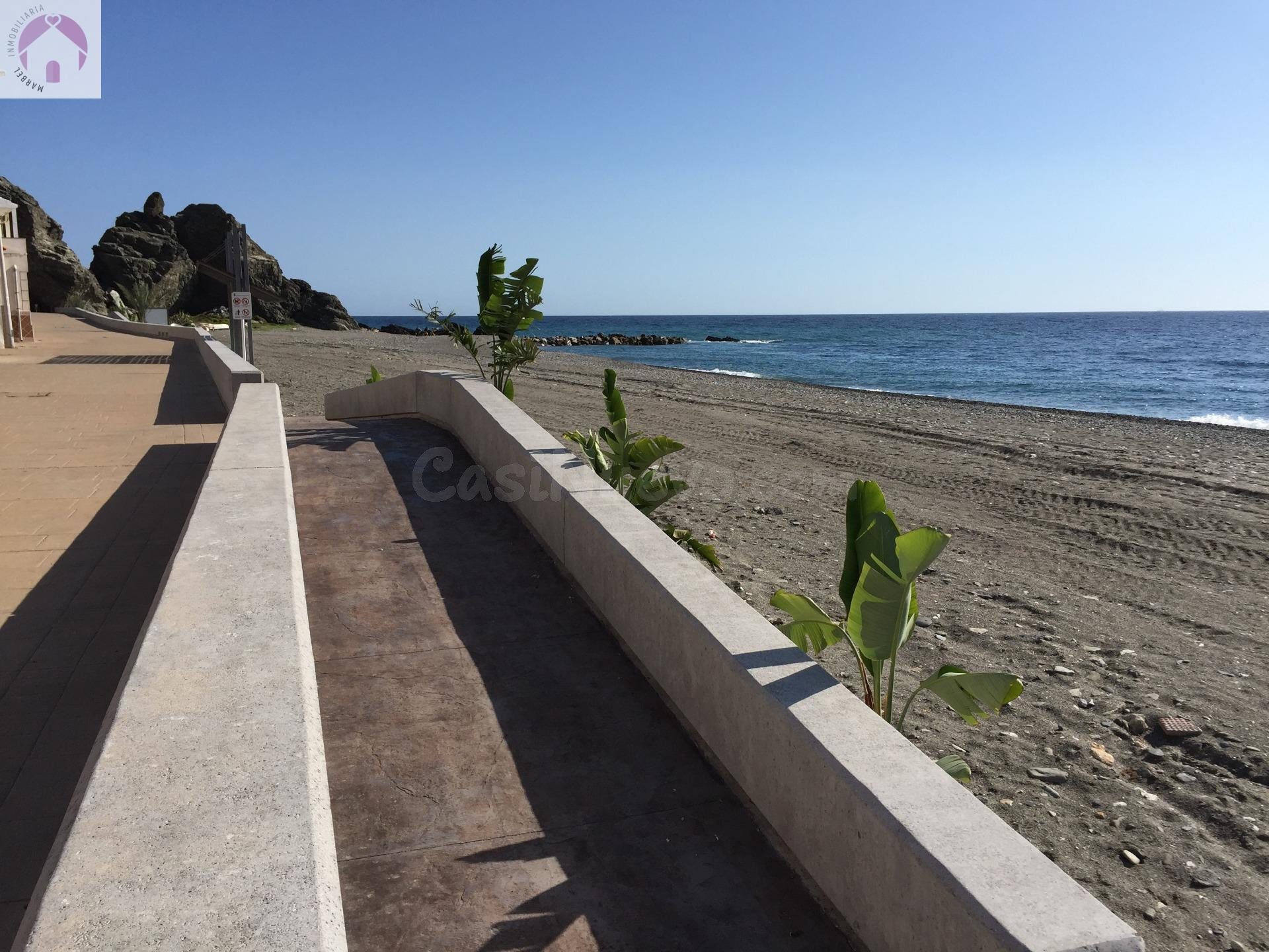 ATENCION PROMOTORES!!! SOLAR EN PRIMERA LINEA DE PLAYA! - foto 4