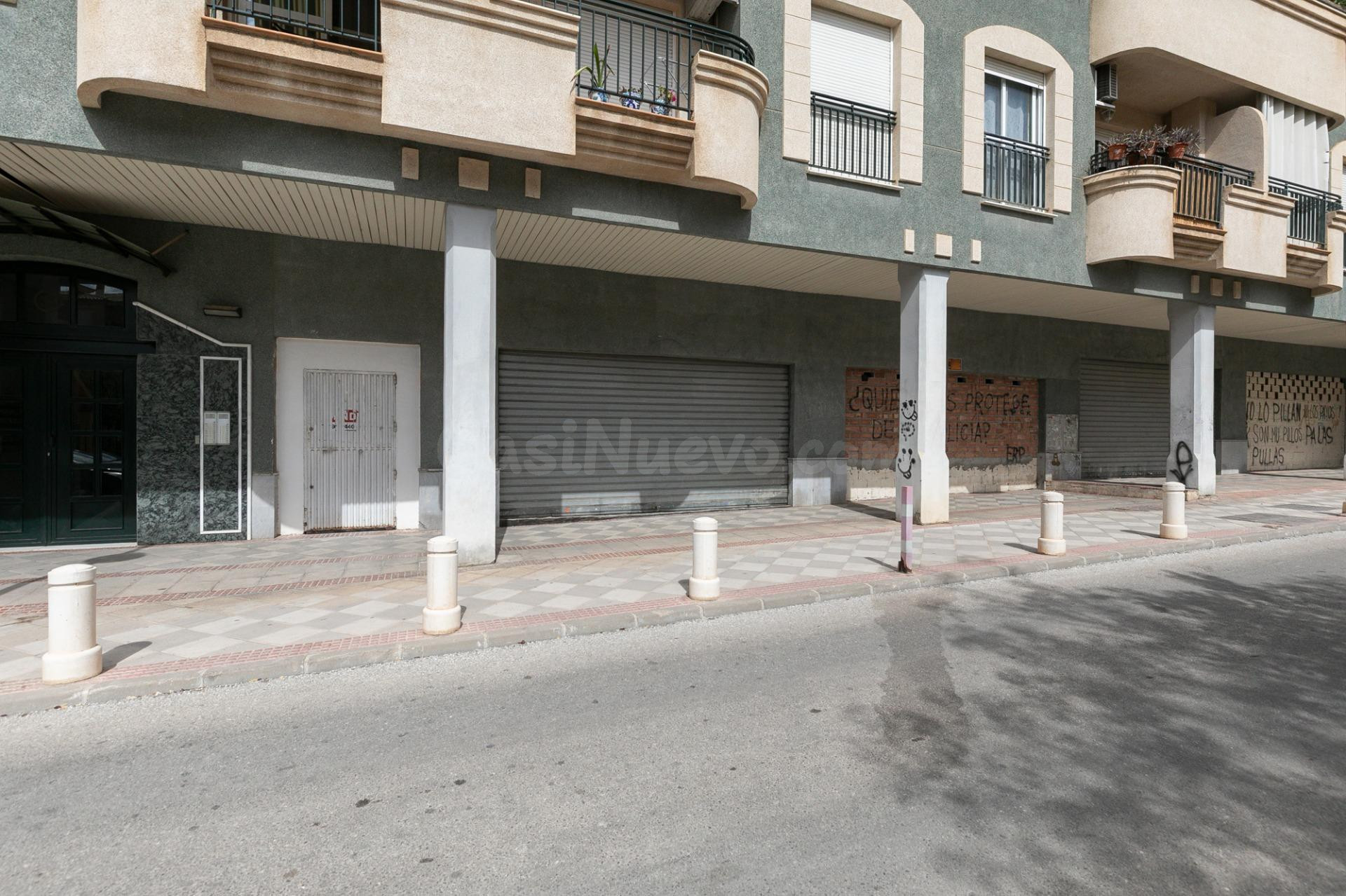 Oportunidad en Atarfe, local de origen de 222m2