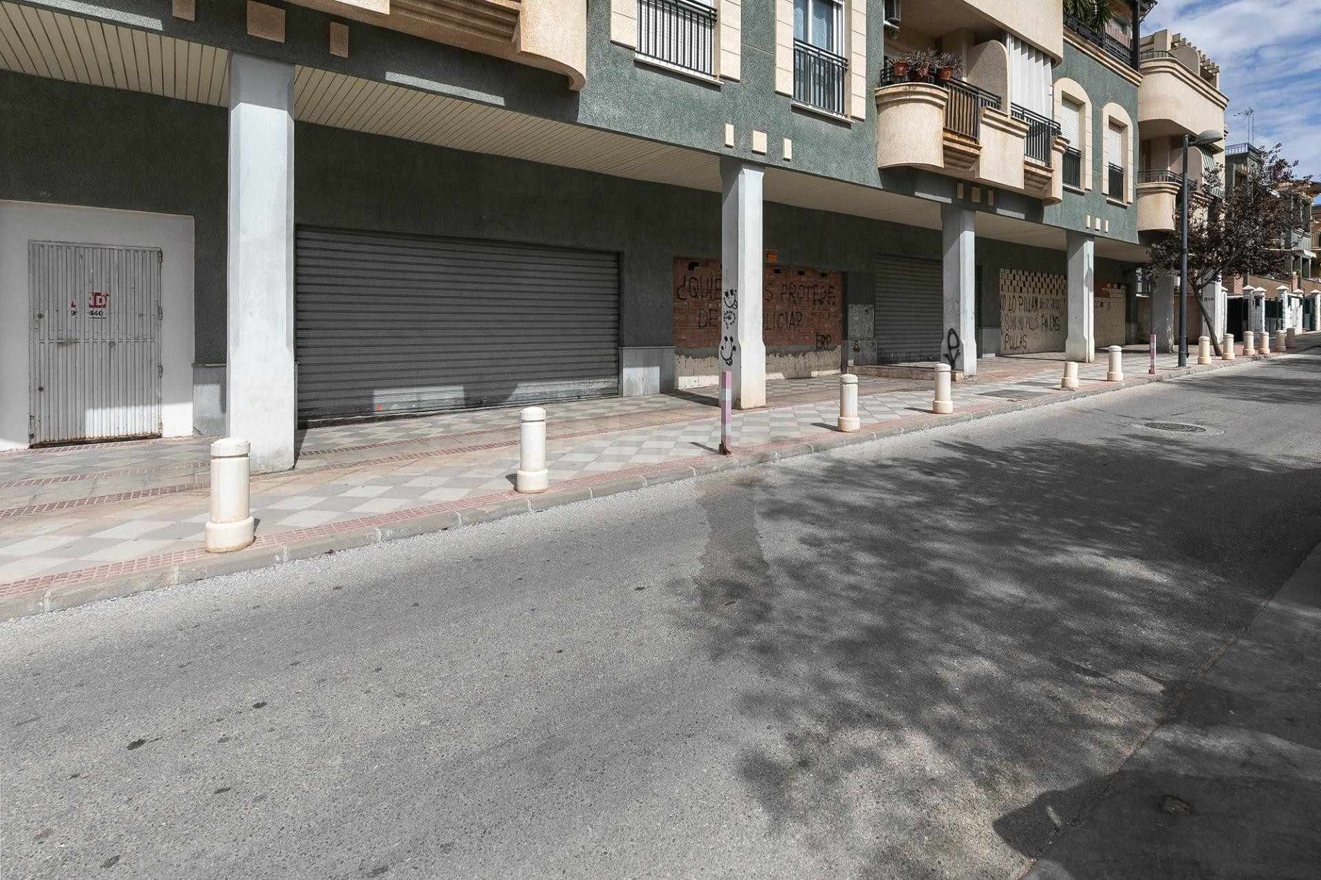 Oportunidad en Atarfe, local de origen de 222m2 - foto 3