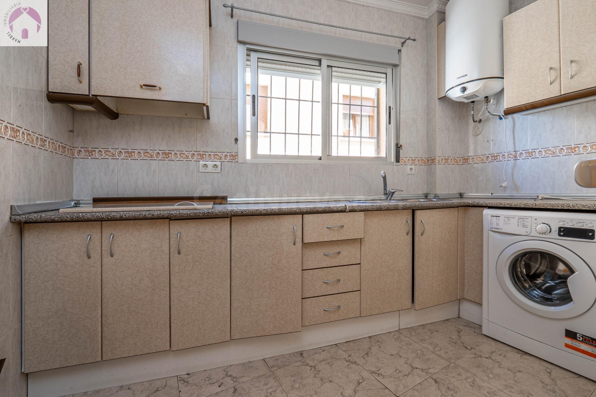 Amplia Casa en Venta en Guadix - Oportunidad de Inversión - foto 4