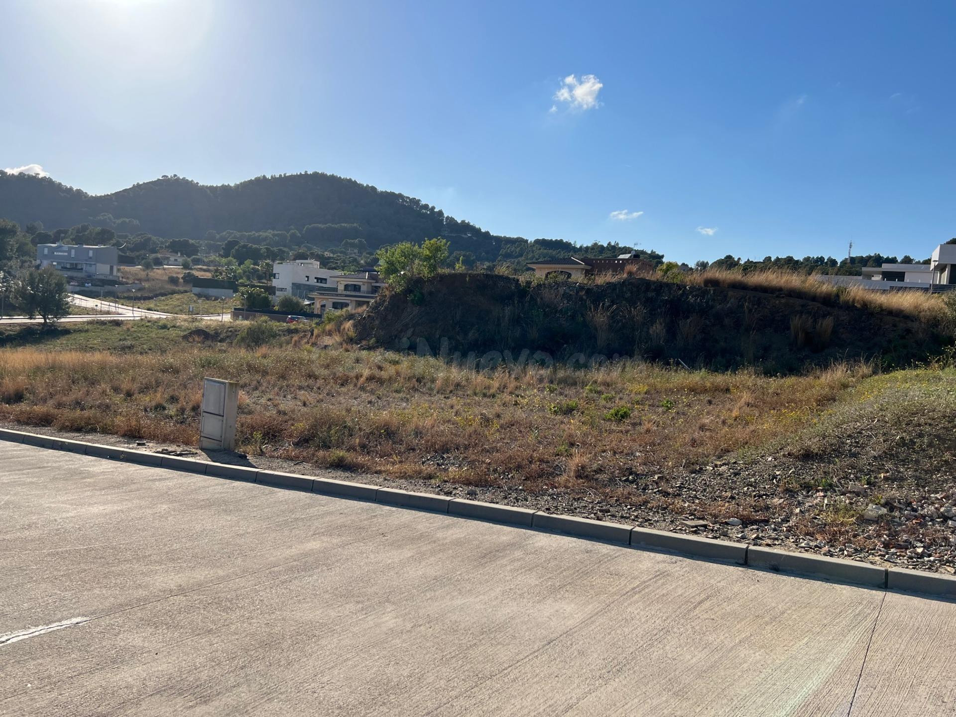 ¡FANTÁSTICA PARCELA URBANA EN CASTELLVELL - TARRAGONA!