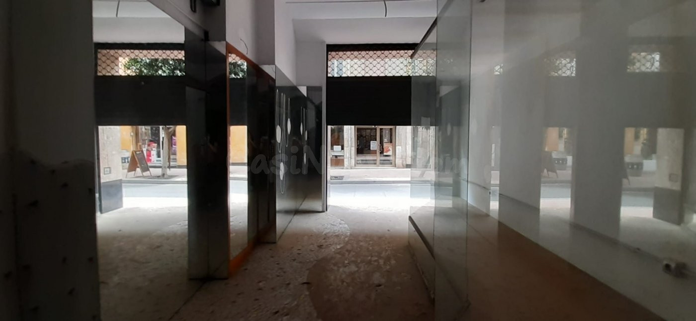 ¡ENORME Y FANTÁSTICO LOCAL EN ALQUILER - REUS!