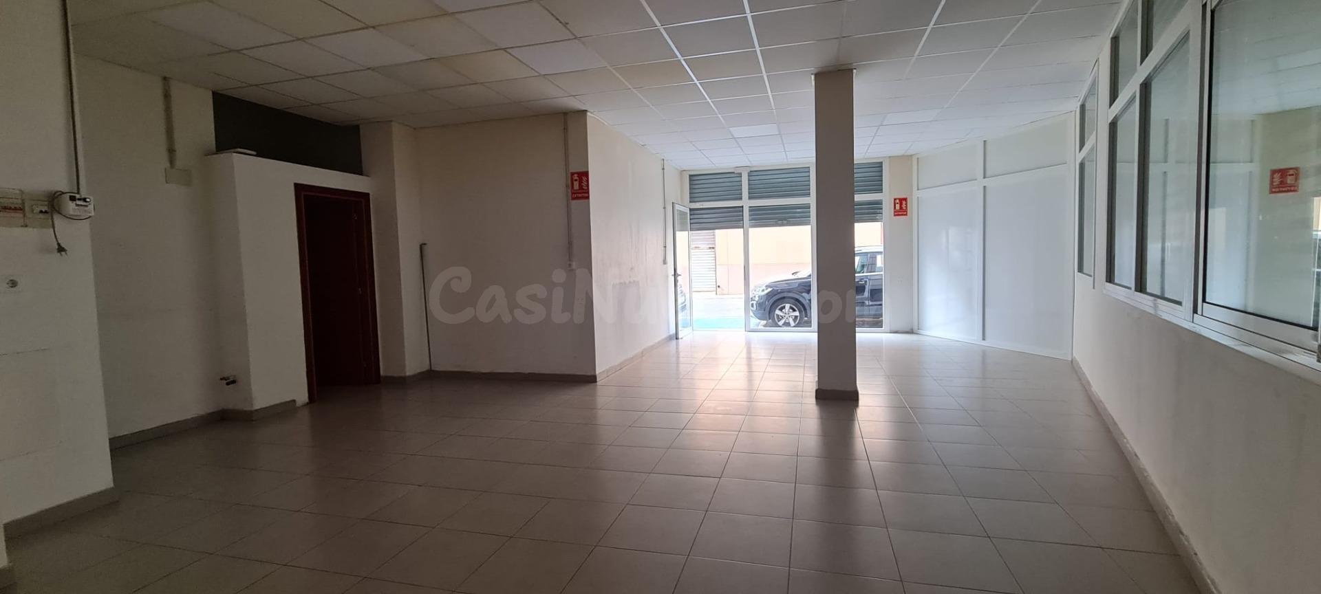 ¡EN VENTA O ALQUIER LOCAL REFORMADO APTO PARA CUALQUIER NEGO - foto 2