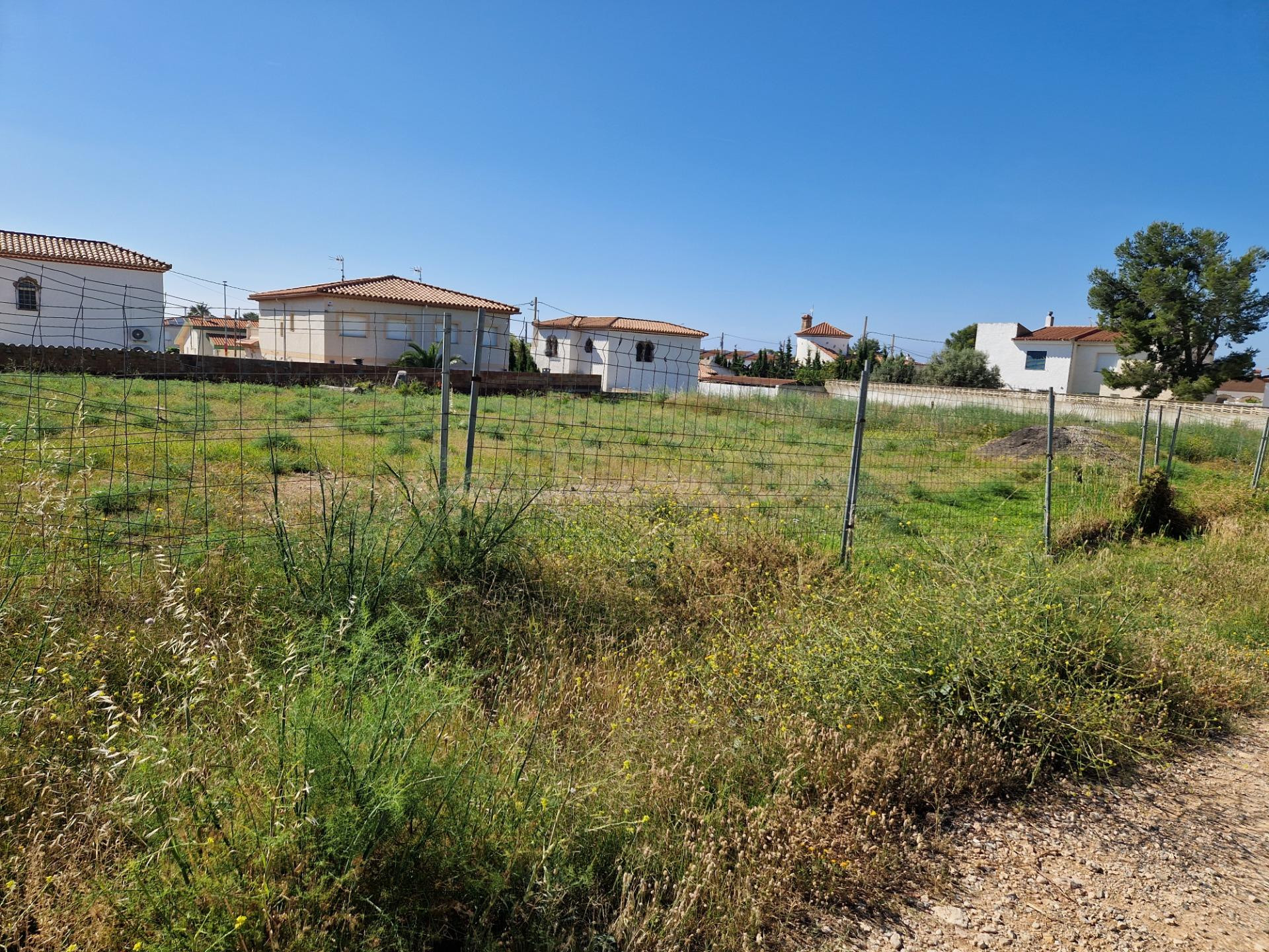 TERRENO URBANO EN VENTA – MIAMI PLATJA (TARRAGONA) A PASOS DEL MAR