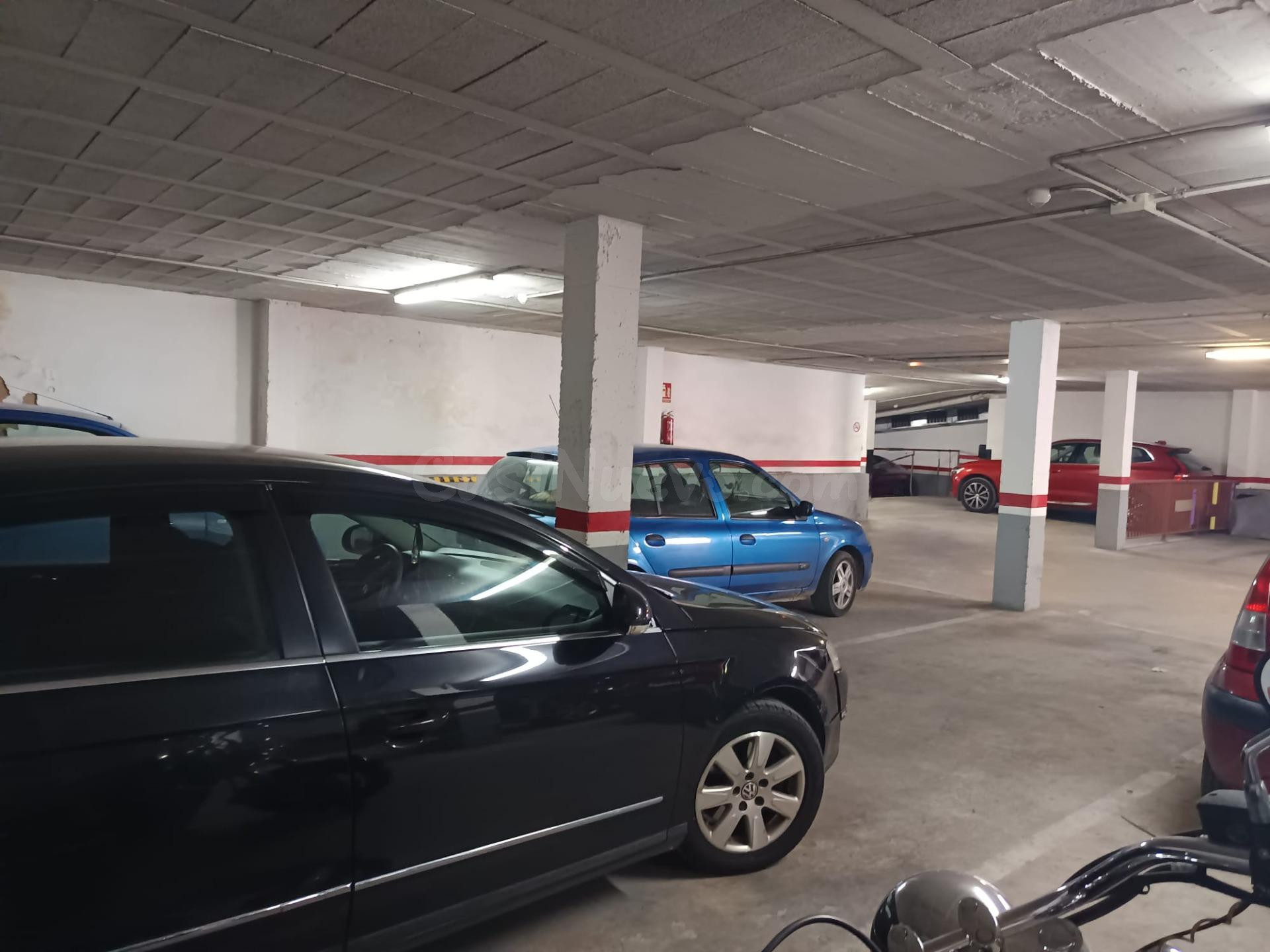 🅿️ Plaza de parking doble en zona Carrilet – amplia, segura y con fácil acceso - foto 5