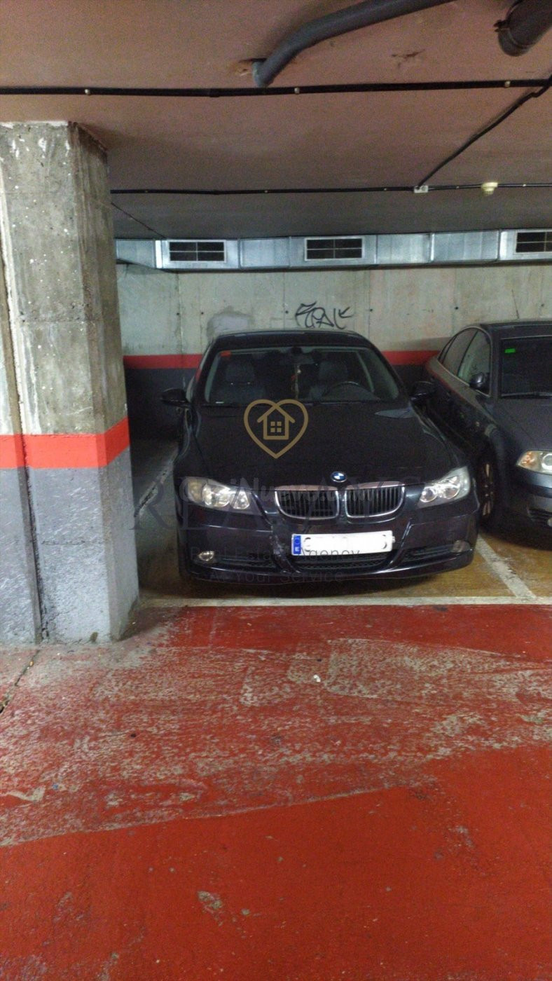 Amplia plaza de garaje para coche grande en excelente ubicac - foto 4