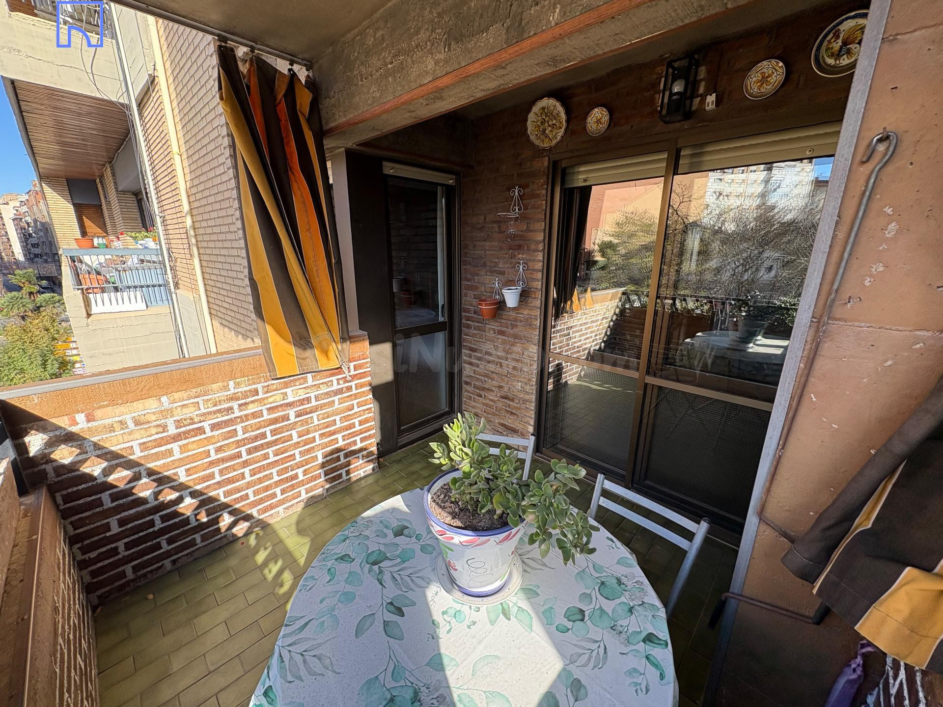 Piso de 4 habitaciones en Avda Zaragoza - foto 5