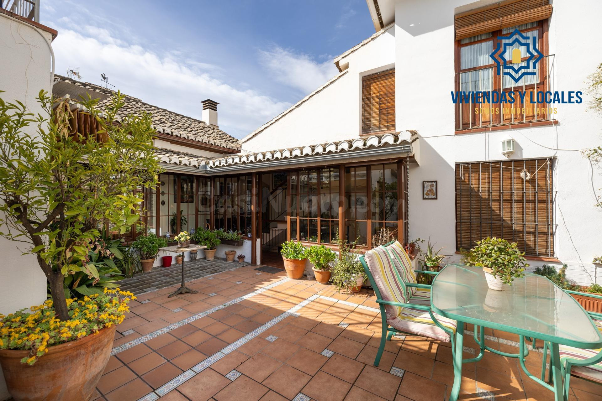 GRAN CASA EN ALBAICÍN BAJO.