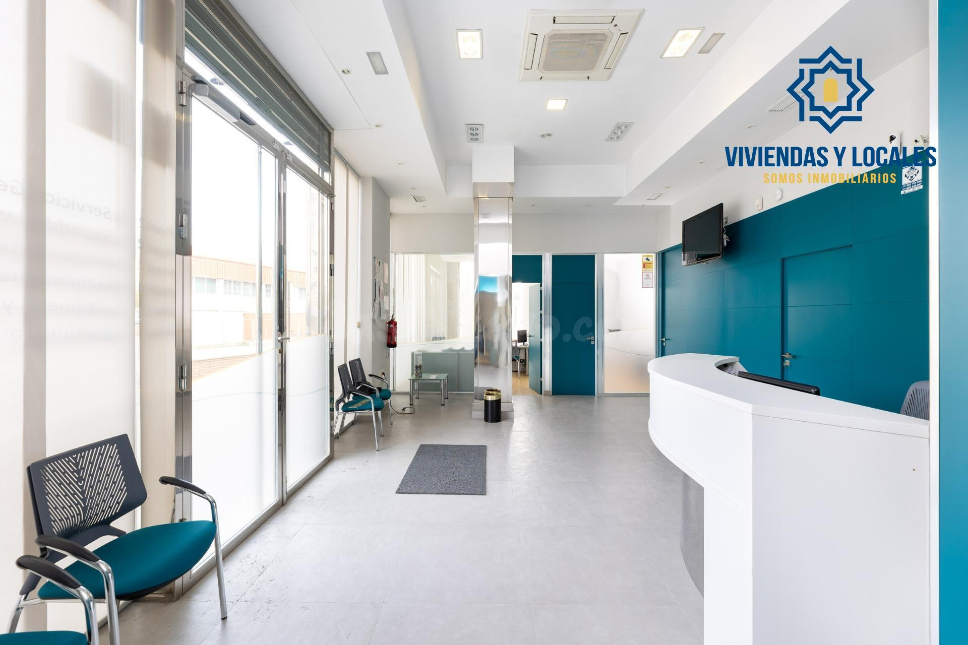 LOCAL COMERCIAL JUNTO AL CAMPUS DE LA SALUD