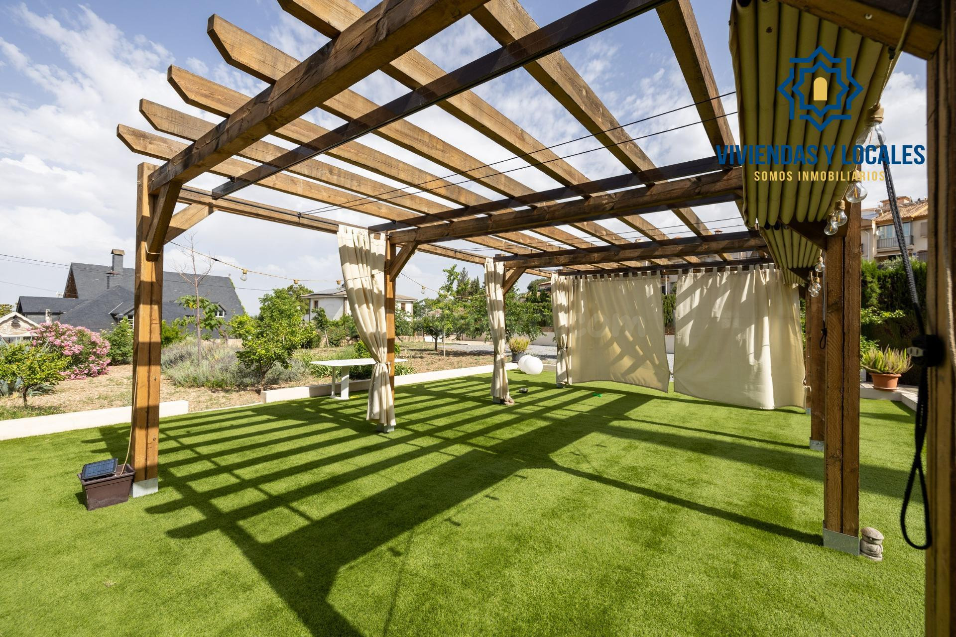 🏡 TERRENO URBANO CON PROYECTO PARA 4 CASAS  ADOSADAS EN MONACHIL– A  SOLO  8 min. DE GRANADA