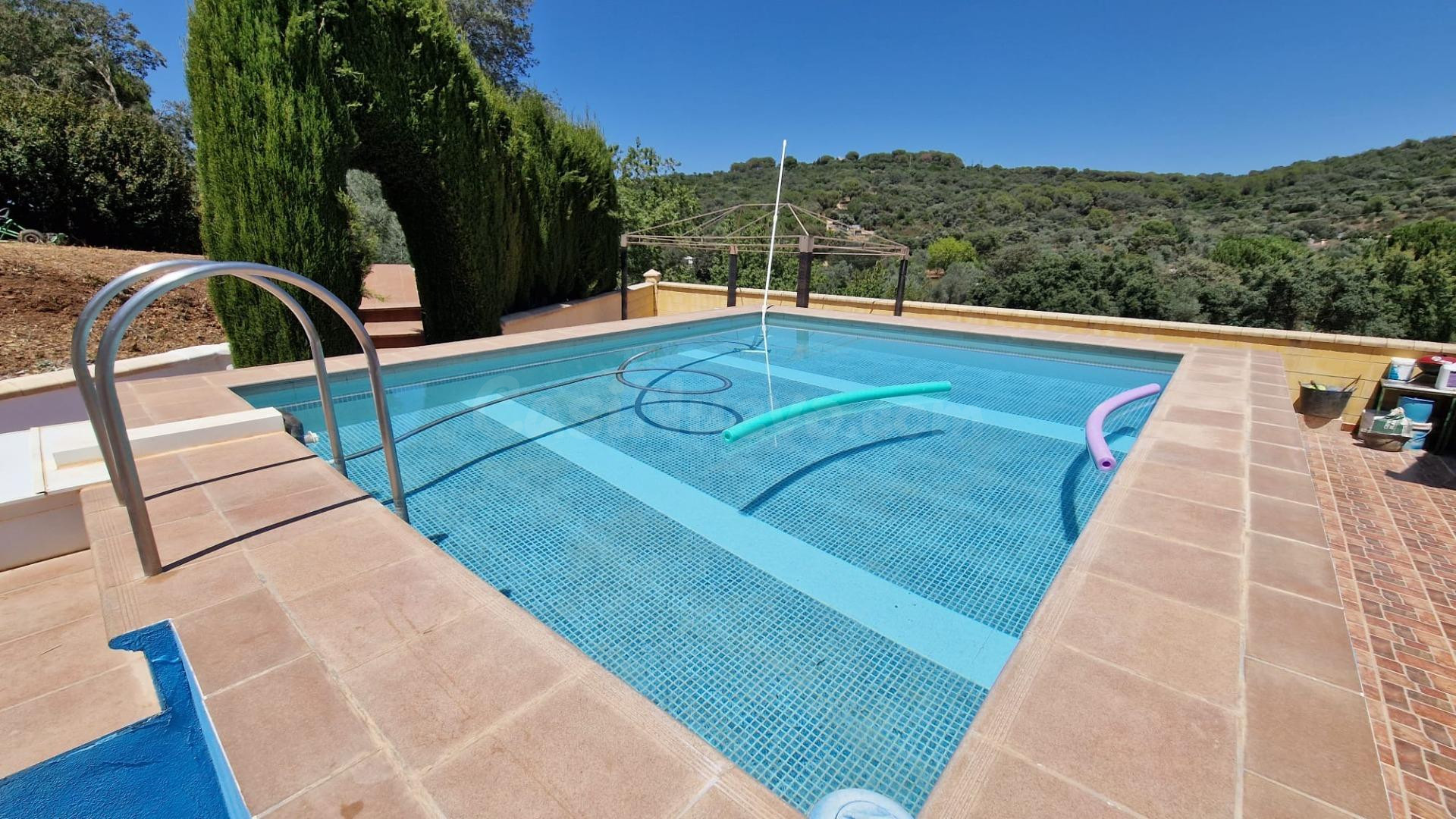 🏡 Chalet hipotecable en Santa María de Trassierra con piscin