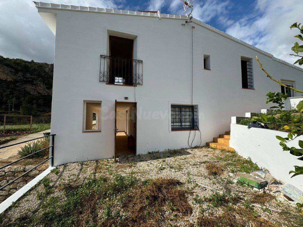 Chalet en Venta en Bolulla, Alicante: Amplitud, Tranquilidad