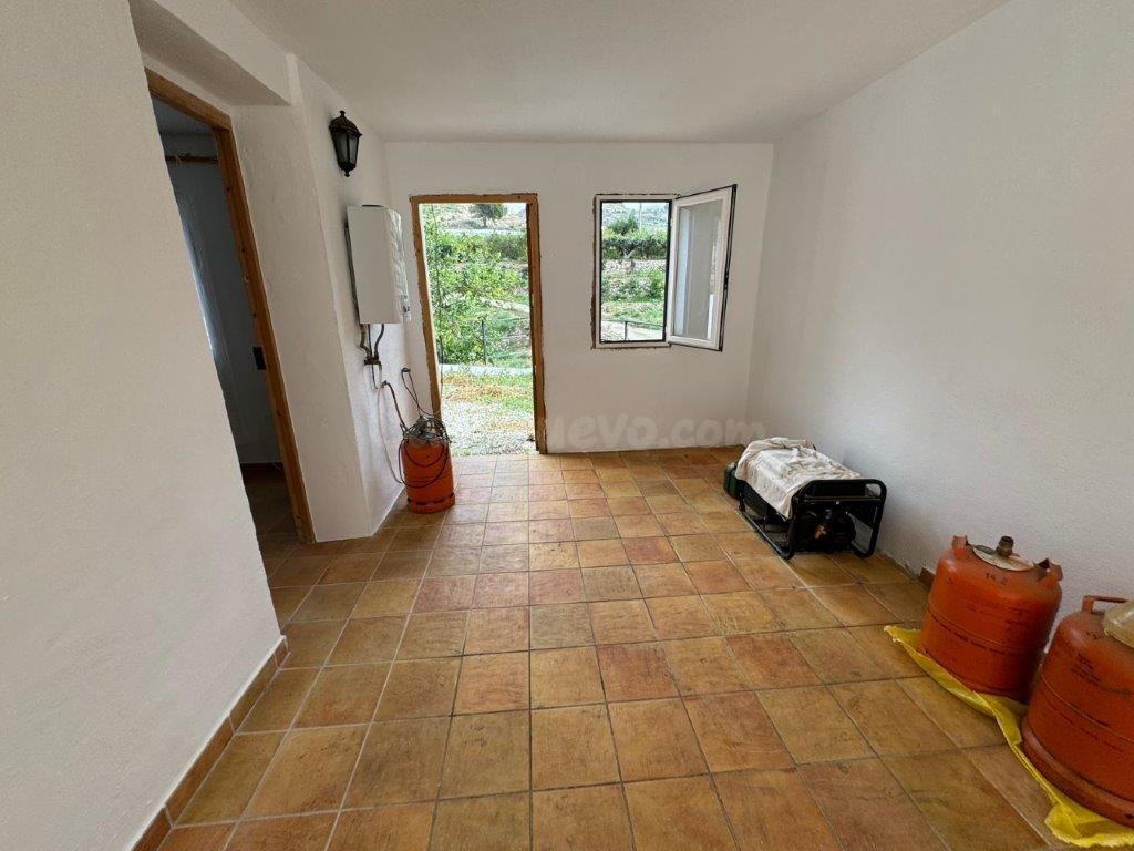 Chalet en Venta en Bolulla, Alicante: Amplitud, Tranquilidad - foto 3