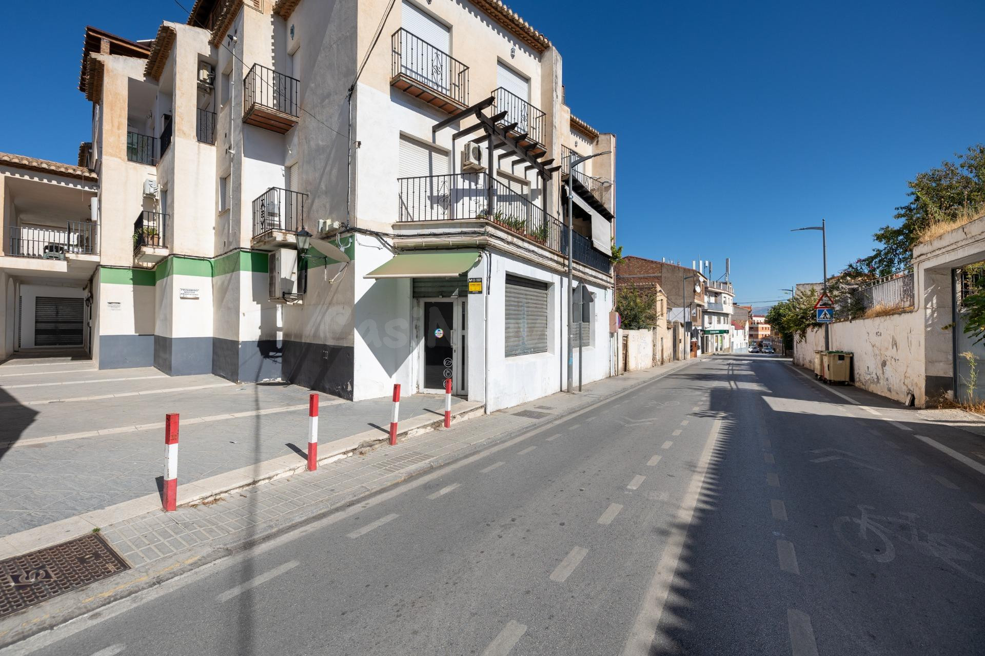 Local céntrico en la carretera de Granada-Gojar