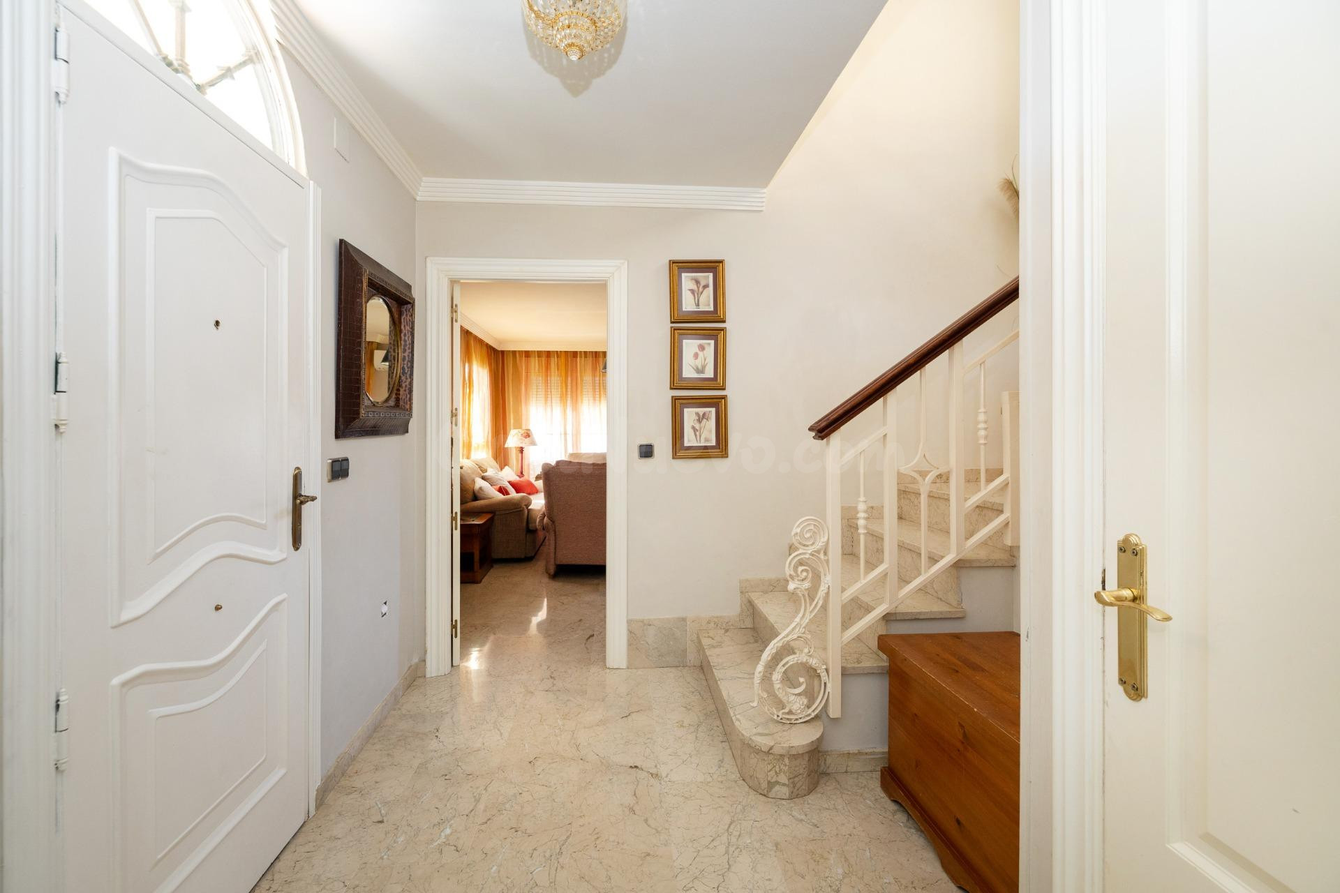 MAGNÍFICO CHALET EN URB. SUEÑOS DE CADIMA, ALHENDIN - foto 3