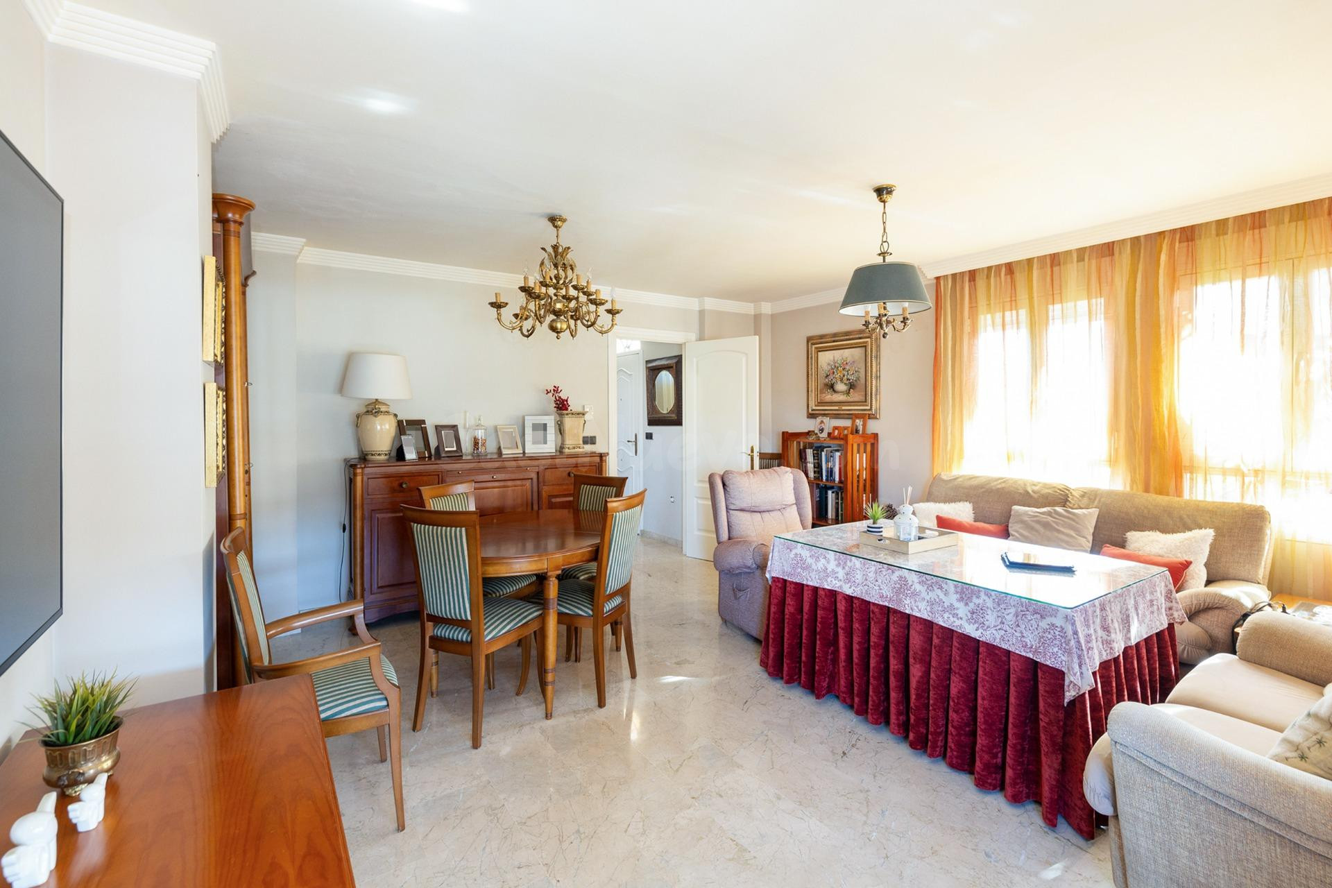 MAGNÍFICO CHALET EN URB. SUEÑOS DE CADIMA, ALHENDIN - foto 5