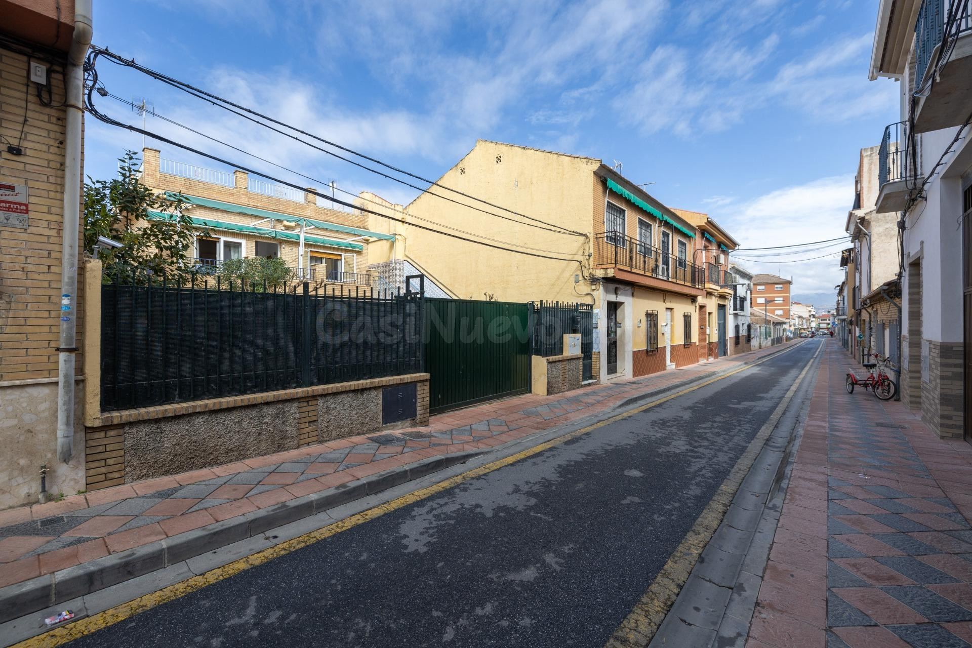 CASA EN PLENO CENTRO DE ARMILLA - foto 4