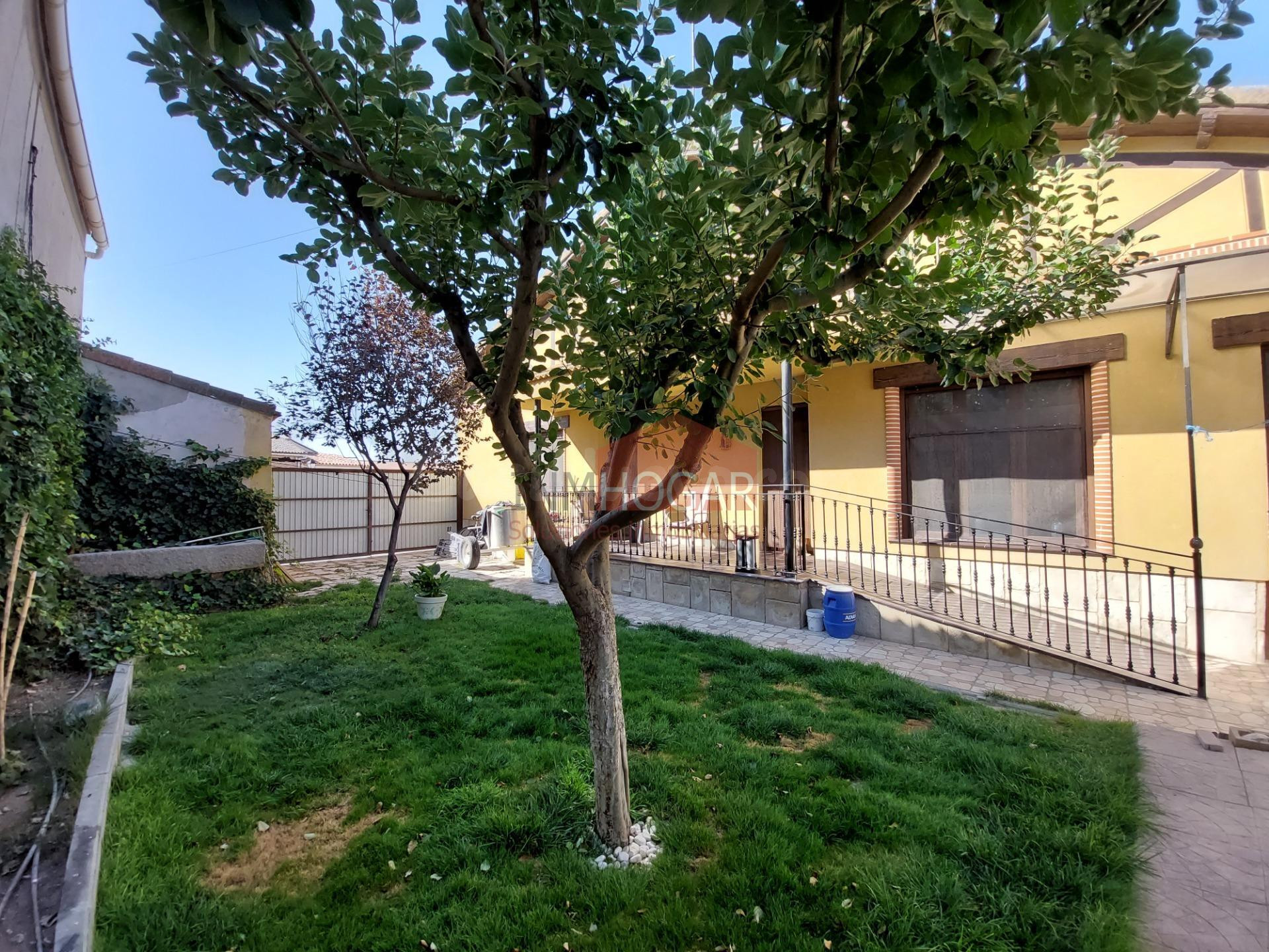 INMHOGAR VENDE CHALET EN VILLANUEVA DEL ACERAL (ÁVILA) 05212