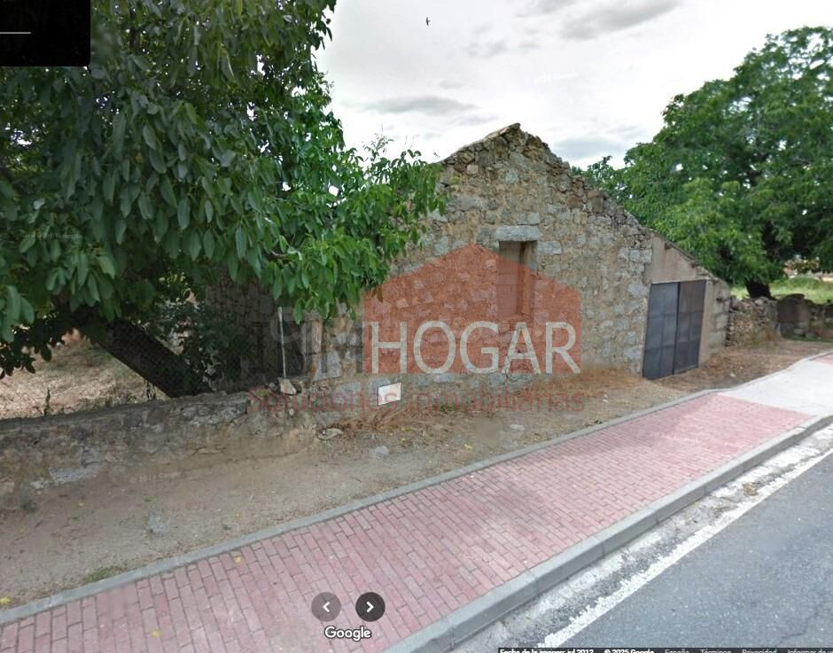 GARAJE CON CORRAL, NAVALPERAL DE PINARES 05240