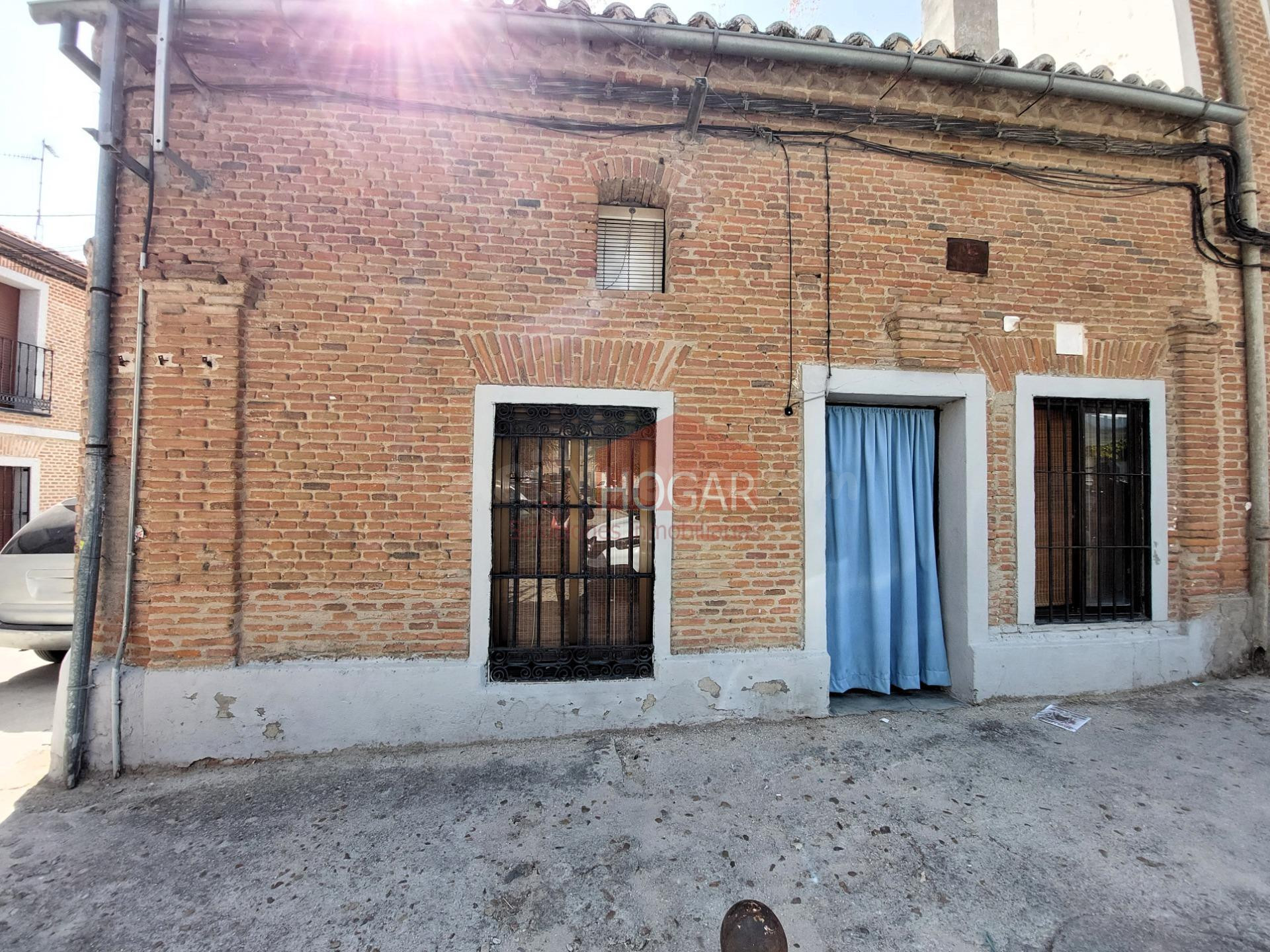 VIVIENDA EN EL CORAZÓN DE MADRIGAL DE LAS ALTAS TORRES (ÁVILA) 05220