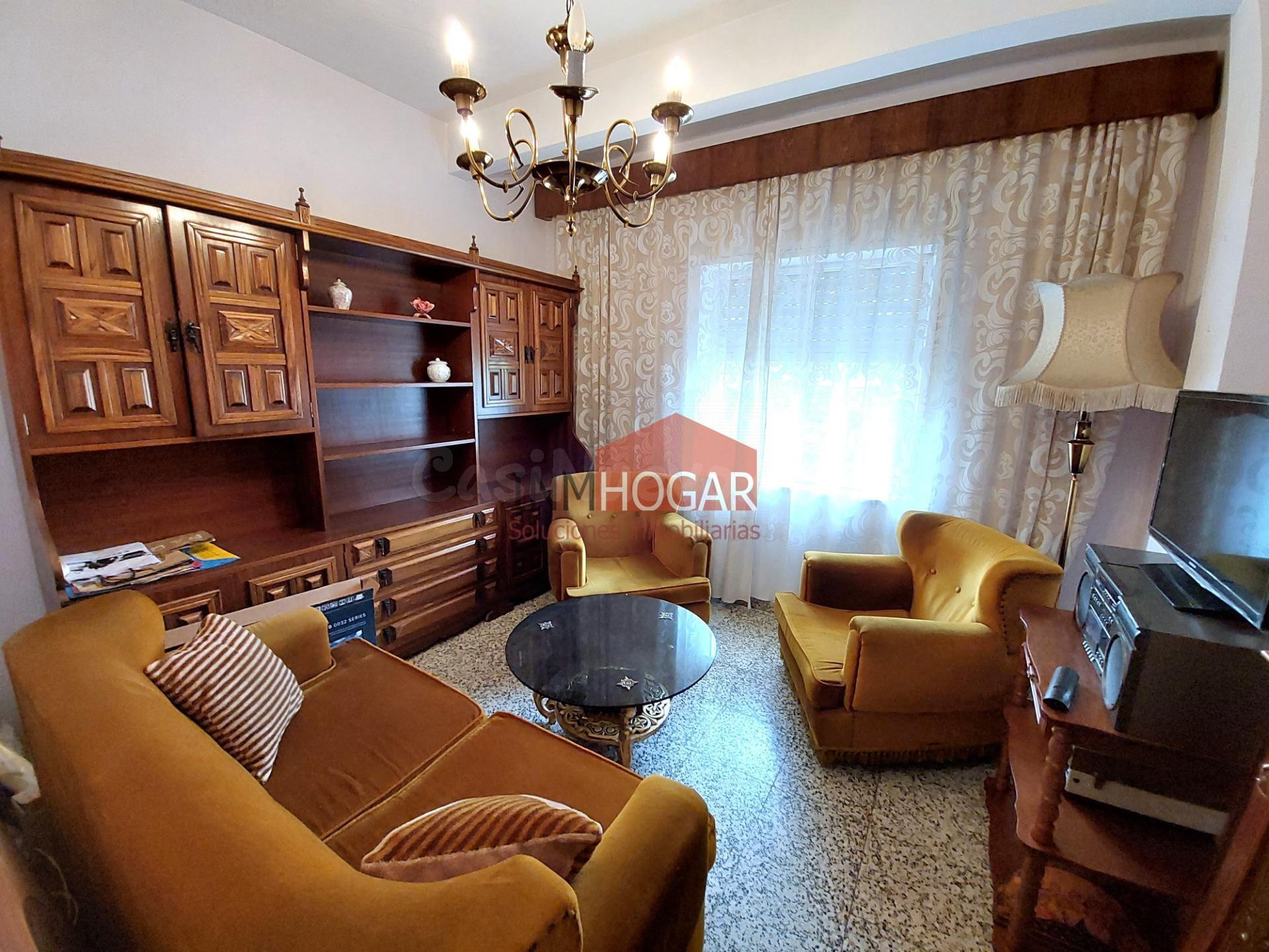 ¡Exclusiva vivienda de gran amplitud en el Paseo de San Roque, Ávila!