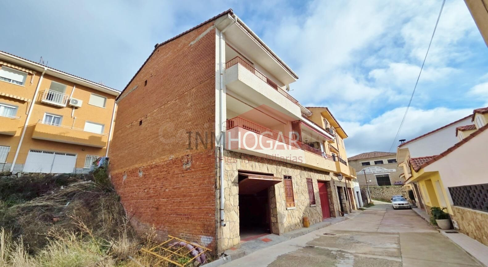 Vivienda para REFORMAR a su gusto en el centro de Hoyo de Pinares