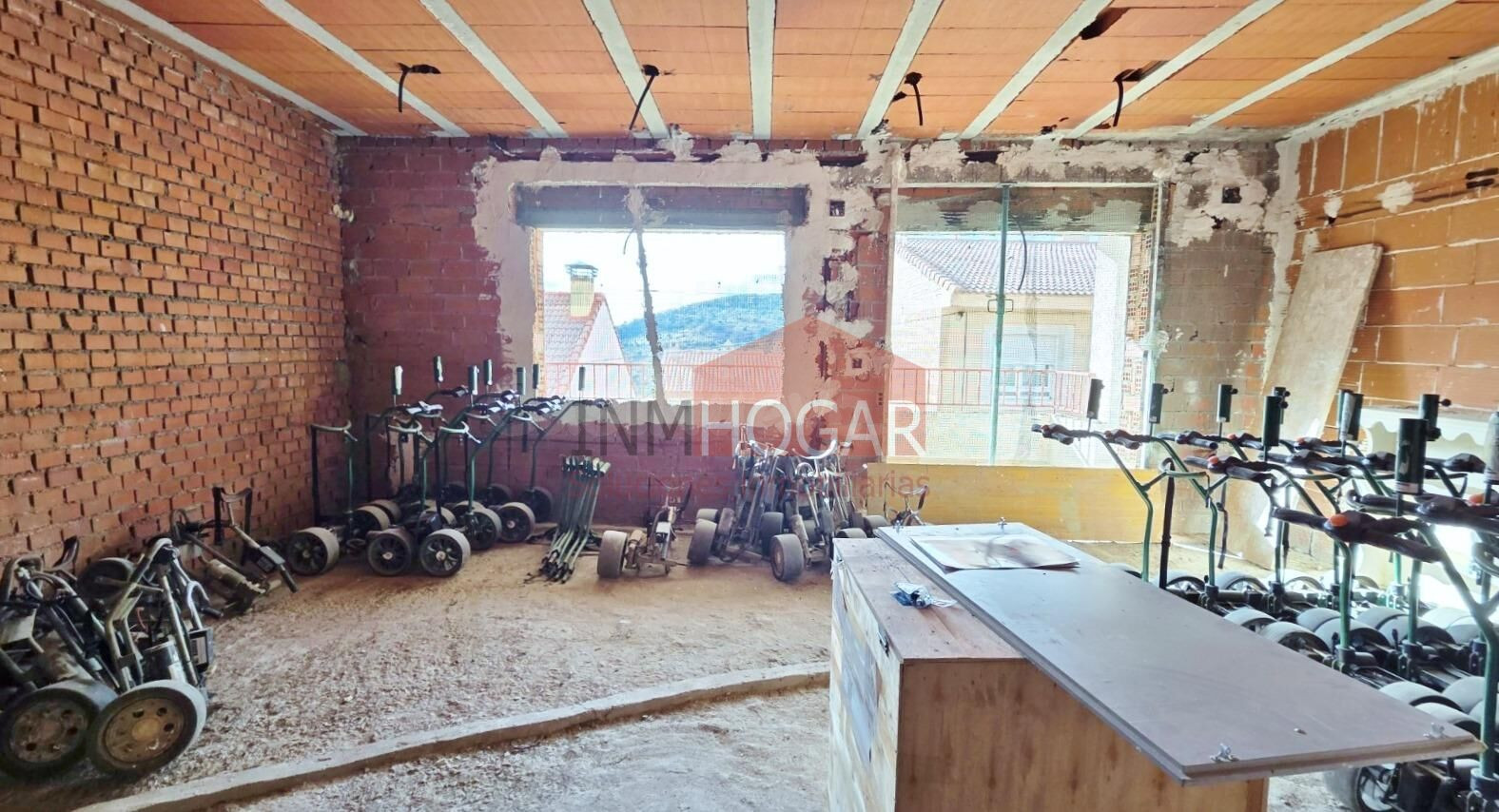 Vivienda para REFORMAR a su gusto en el centro de Hoyo de Pi - foto 2