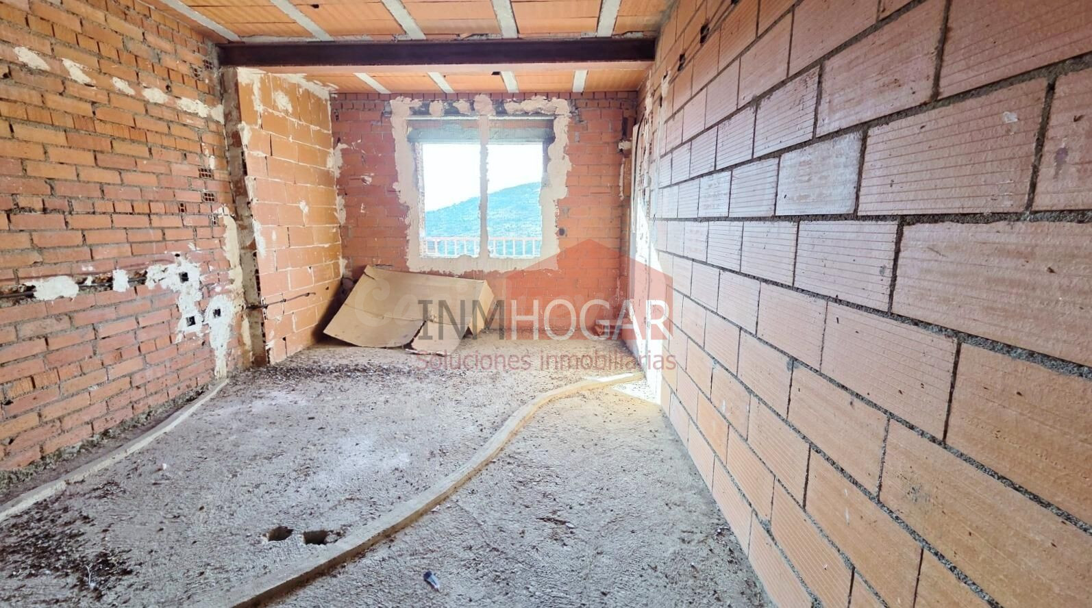Vivienda para REFORMAR a su gusto en el centro de Hoyo de Pi - foto 3